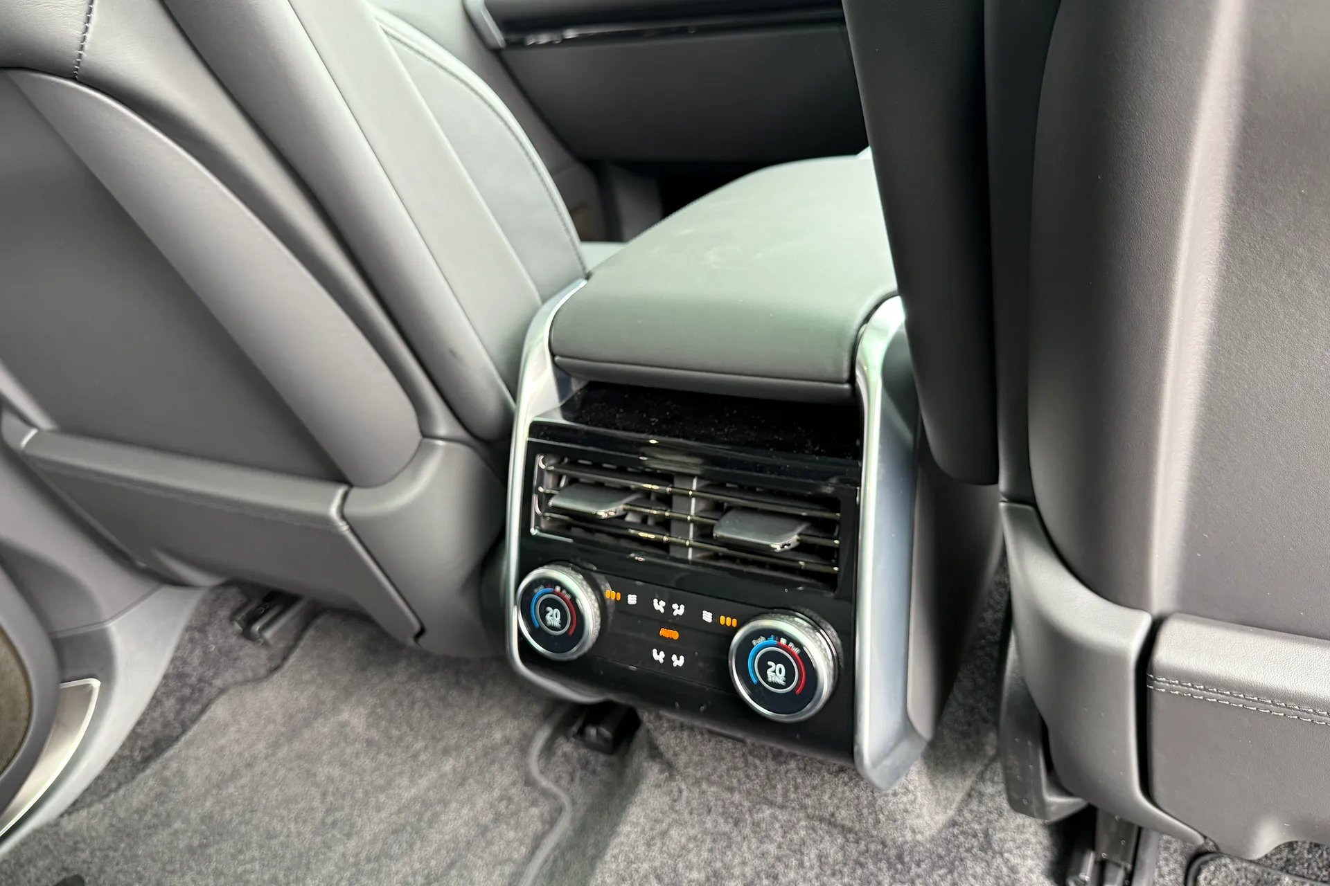 LAND ROVER RANGE ROVER thumbnail image number 63