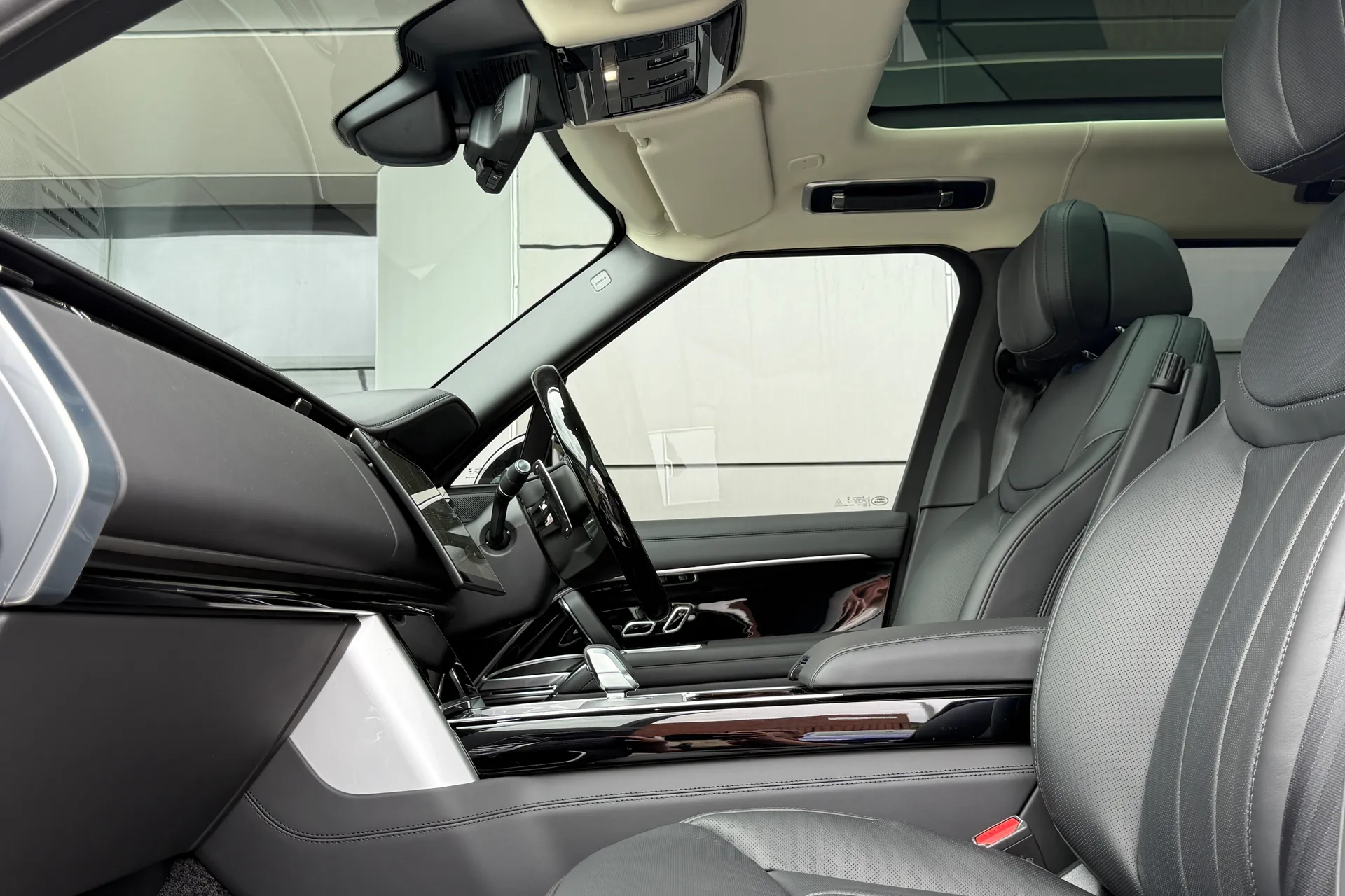 LAND ROVER RANGE ROVER thumbnail image number 66