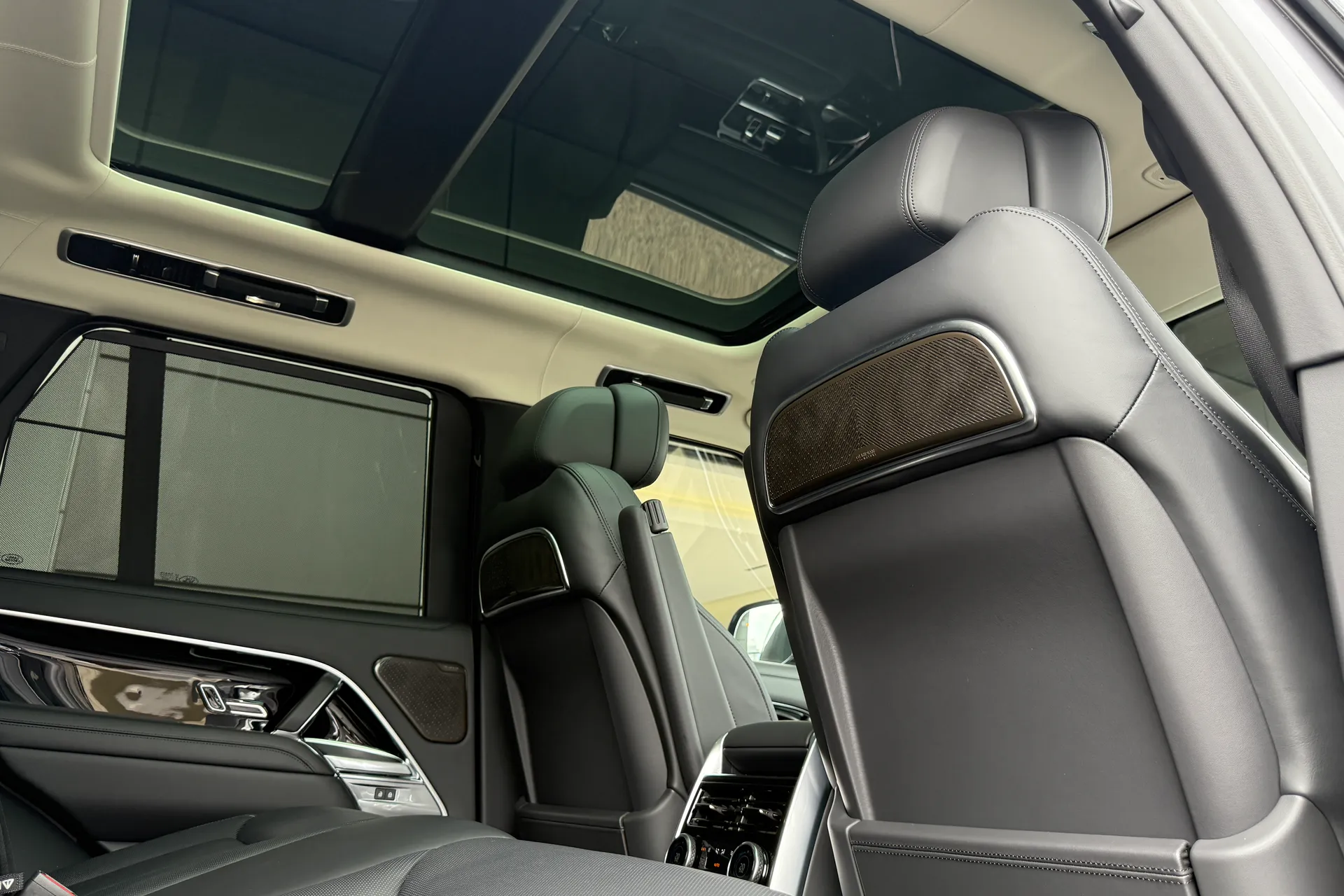 LAND ROVER RANGE ROVER thumbnail image number 32