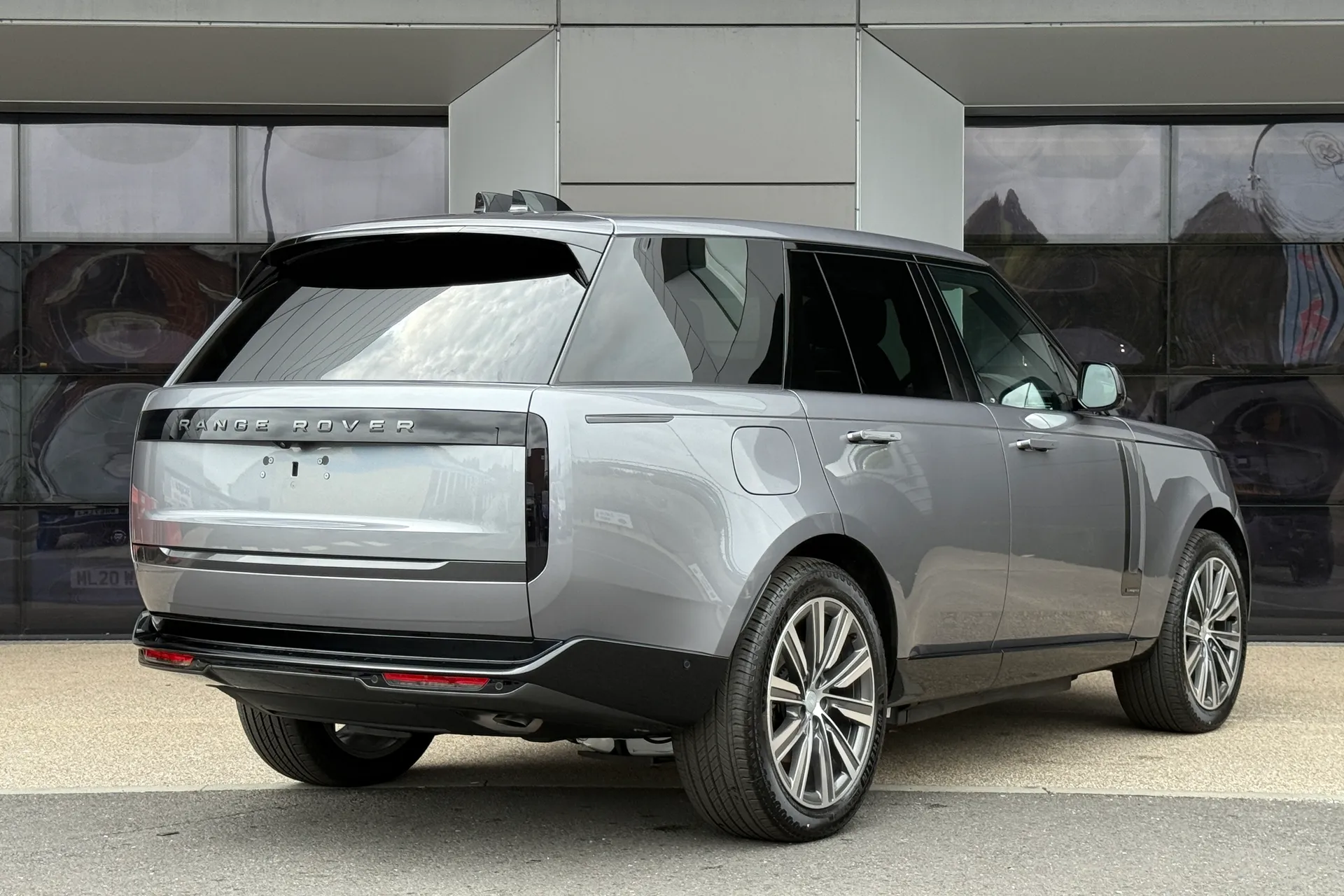 LAND ROVER RANGE ROVER thumbnail image number 12