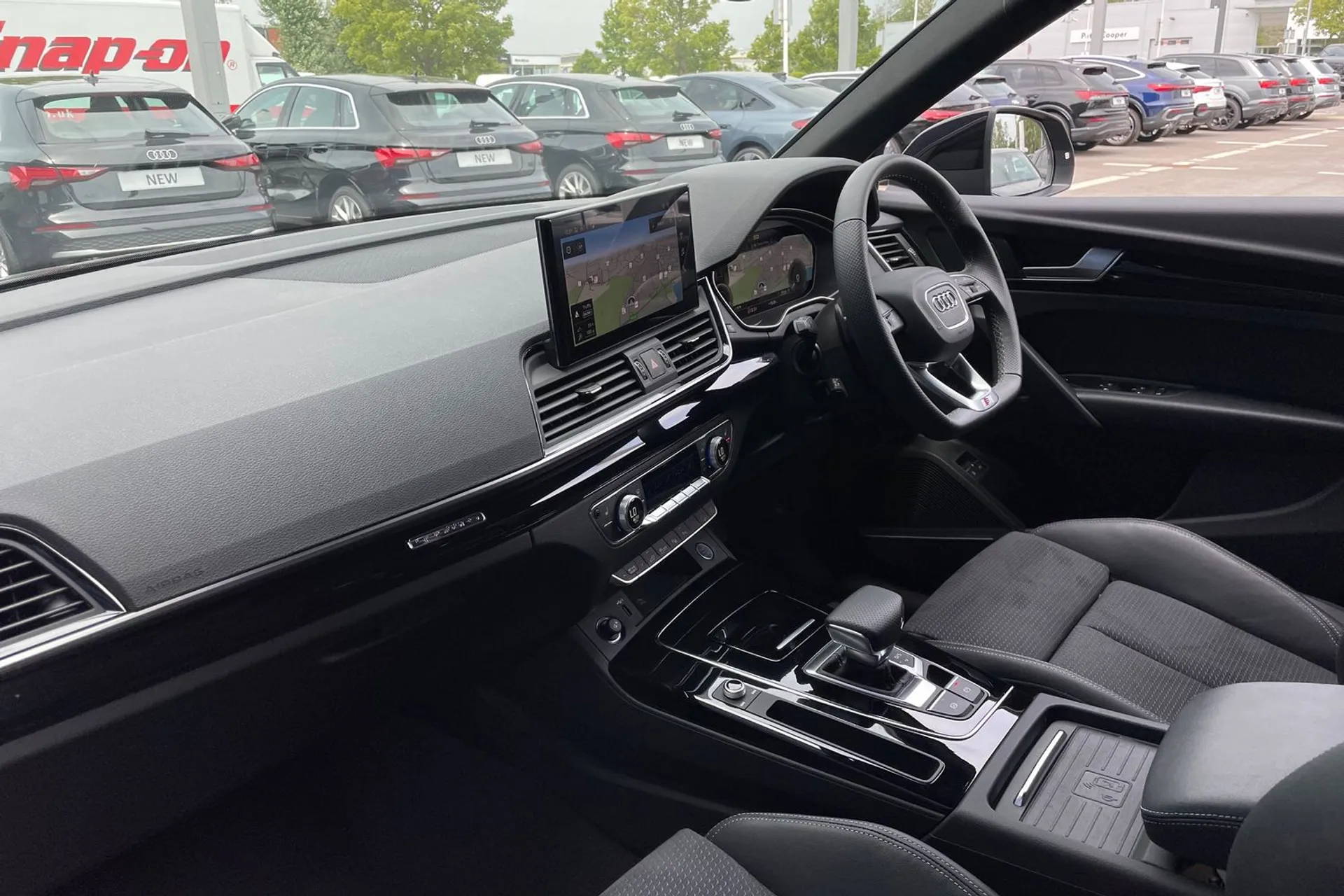 Audi Q5 thumbnail image number 28