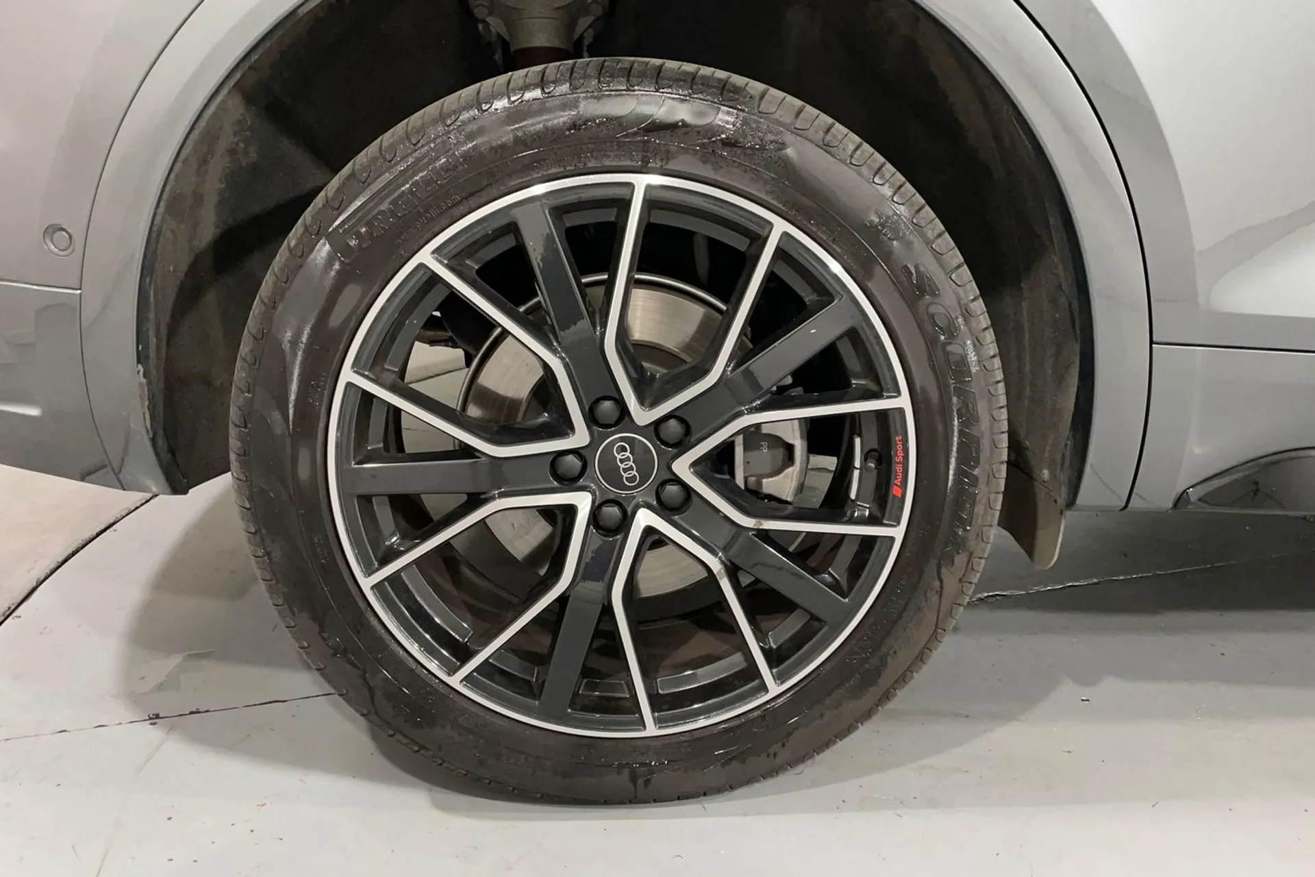 Audi Q5 thumbnail image number 13