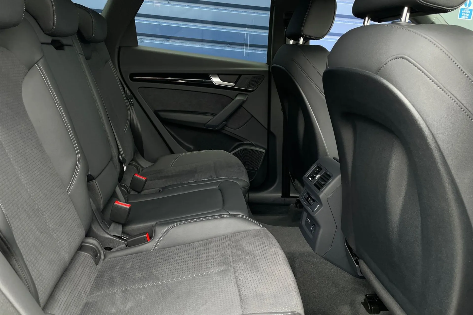 Audi Q5 thumbnail image number 22