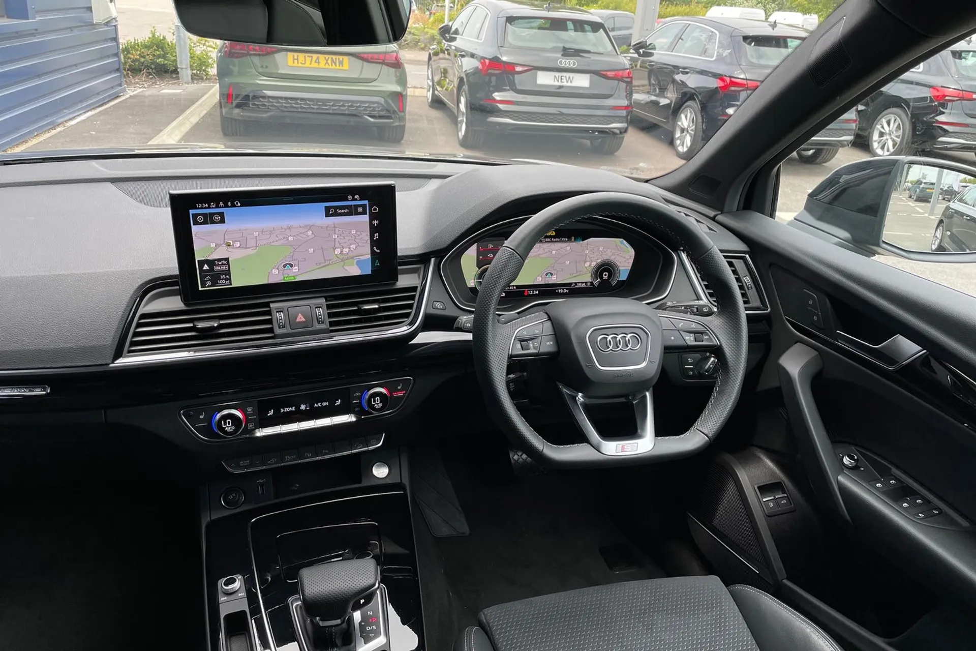 Audi Q5 thumbnail image number 35
