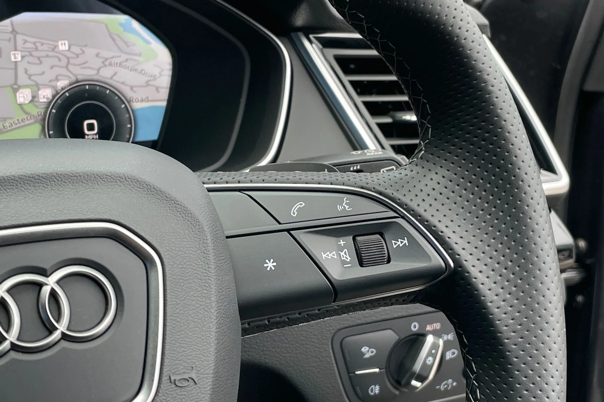 Audi Q5 thumbnail image number 39
