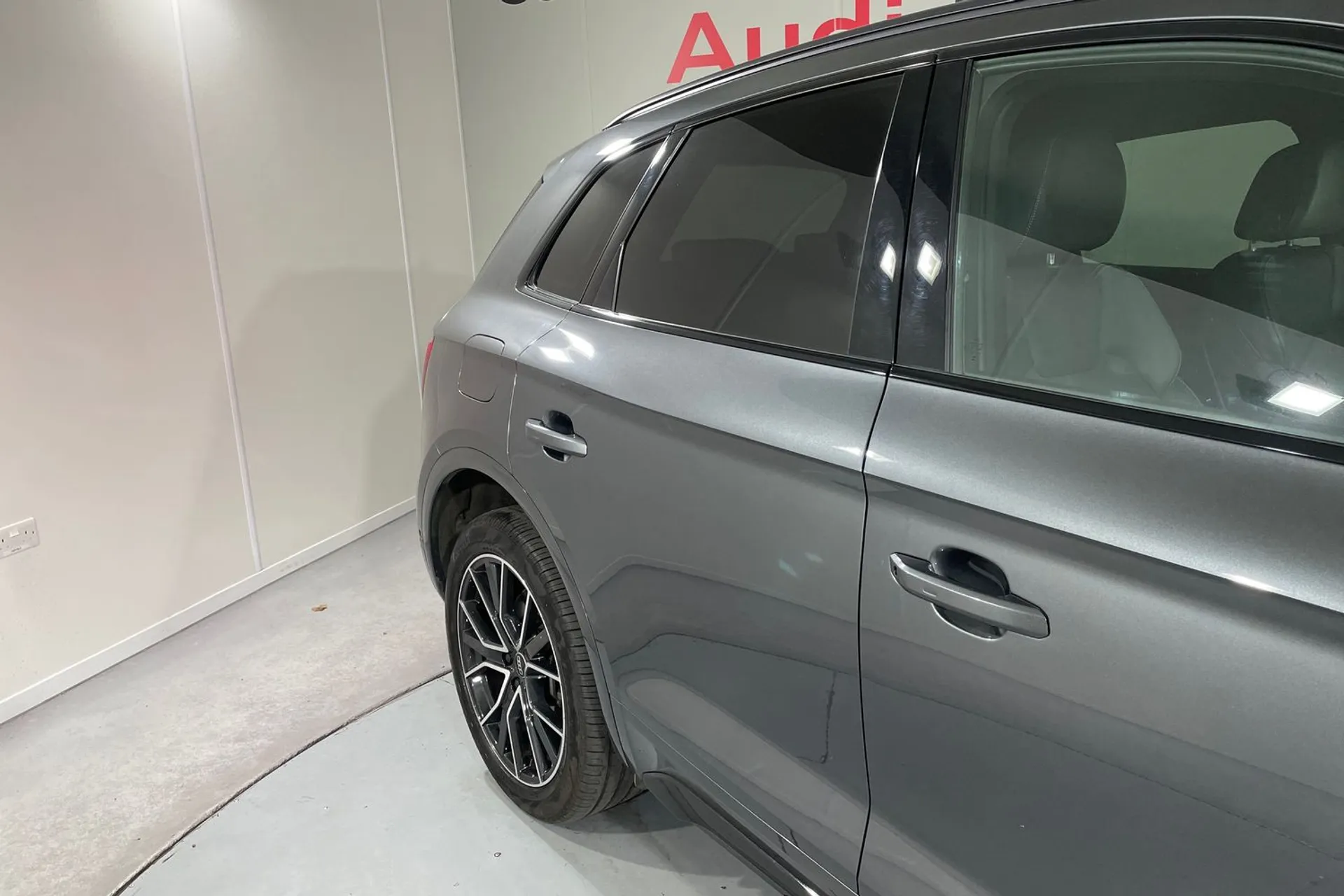 Audi Q5 thumbnail image number 14