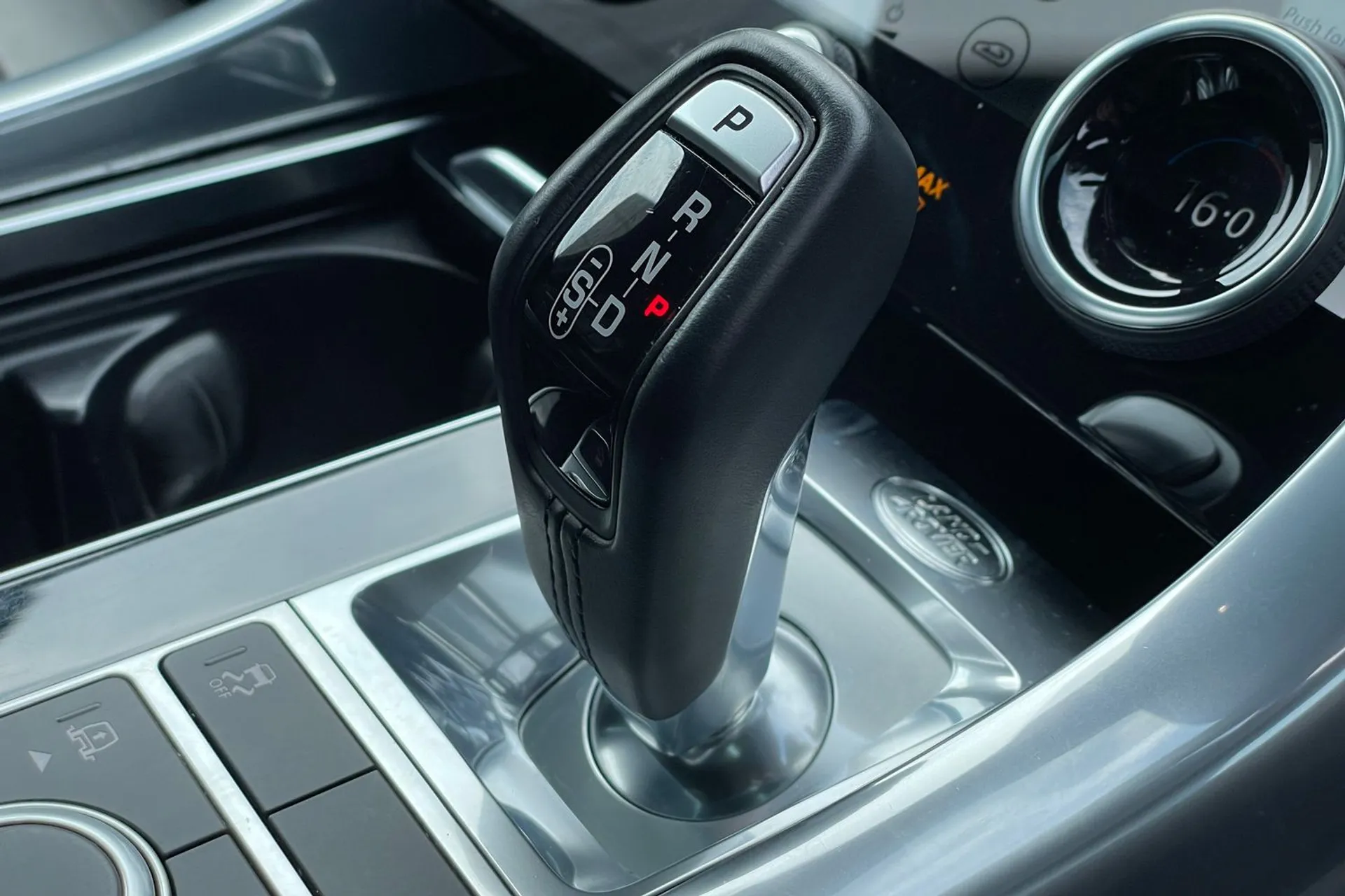 LAND ROVER RANGE ROVER SPORT thumbnail image number 19