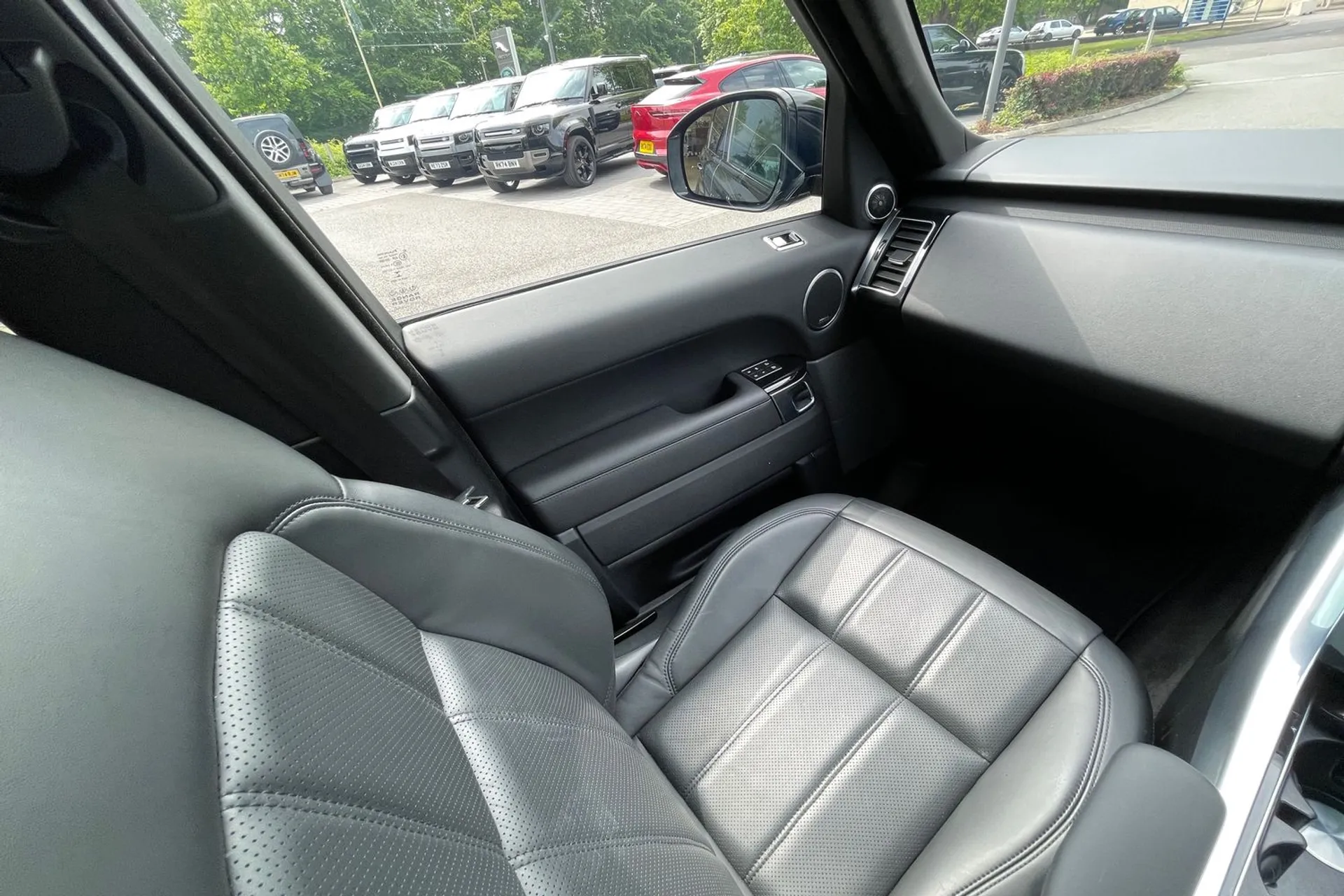 LAND ROVER RANGE ROVER SPORT thumbnail image number 13
