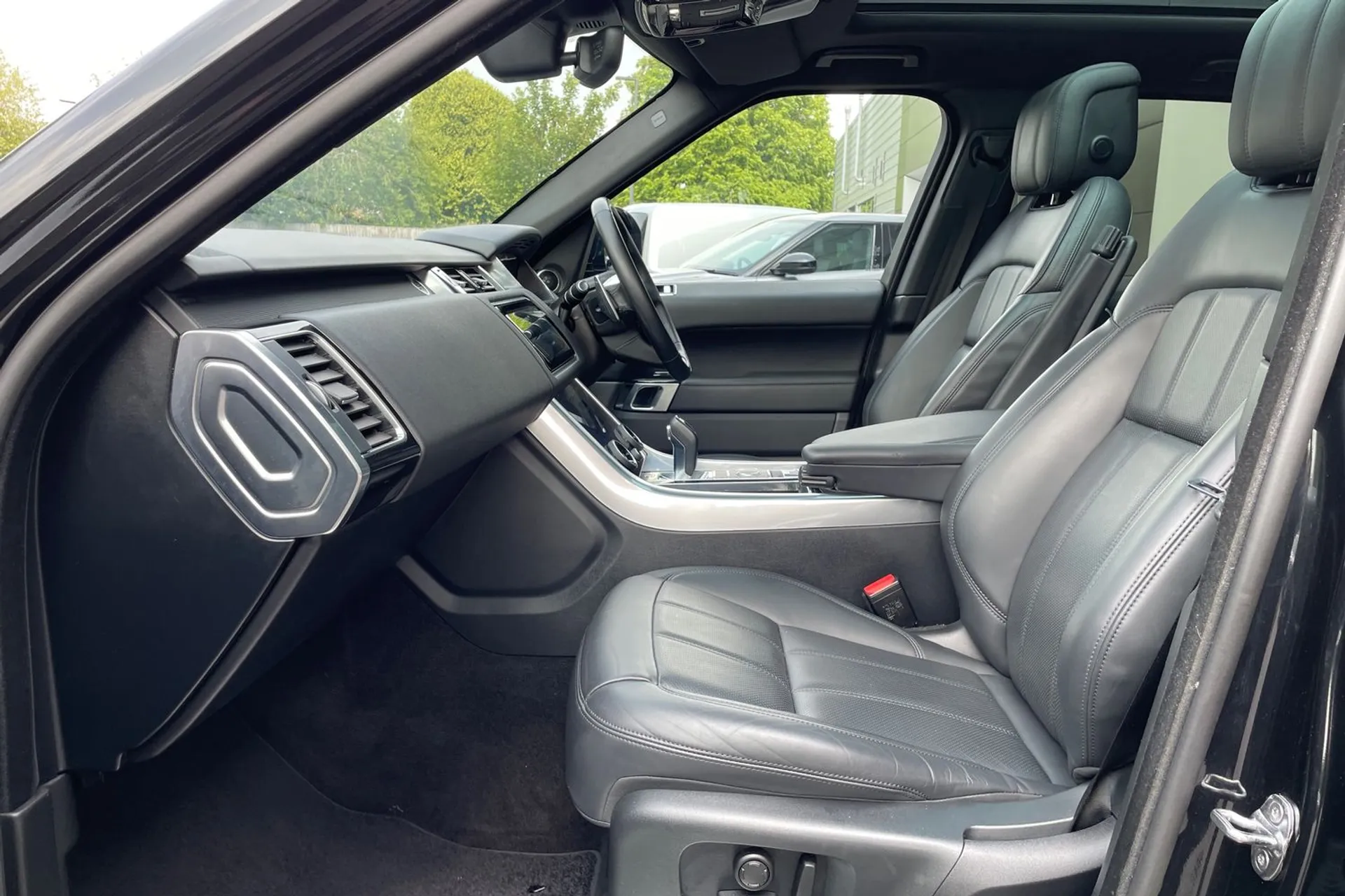 LAND ROVER RANGE ROVER SPORT thumbnail image number 10
