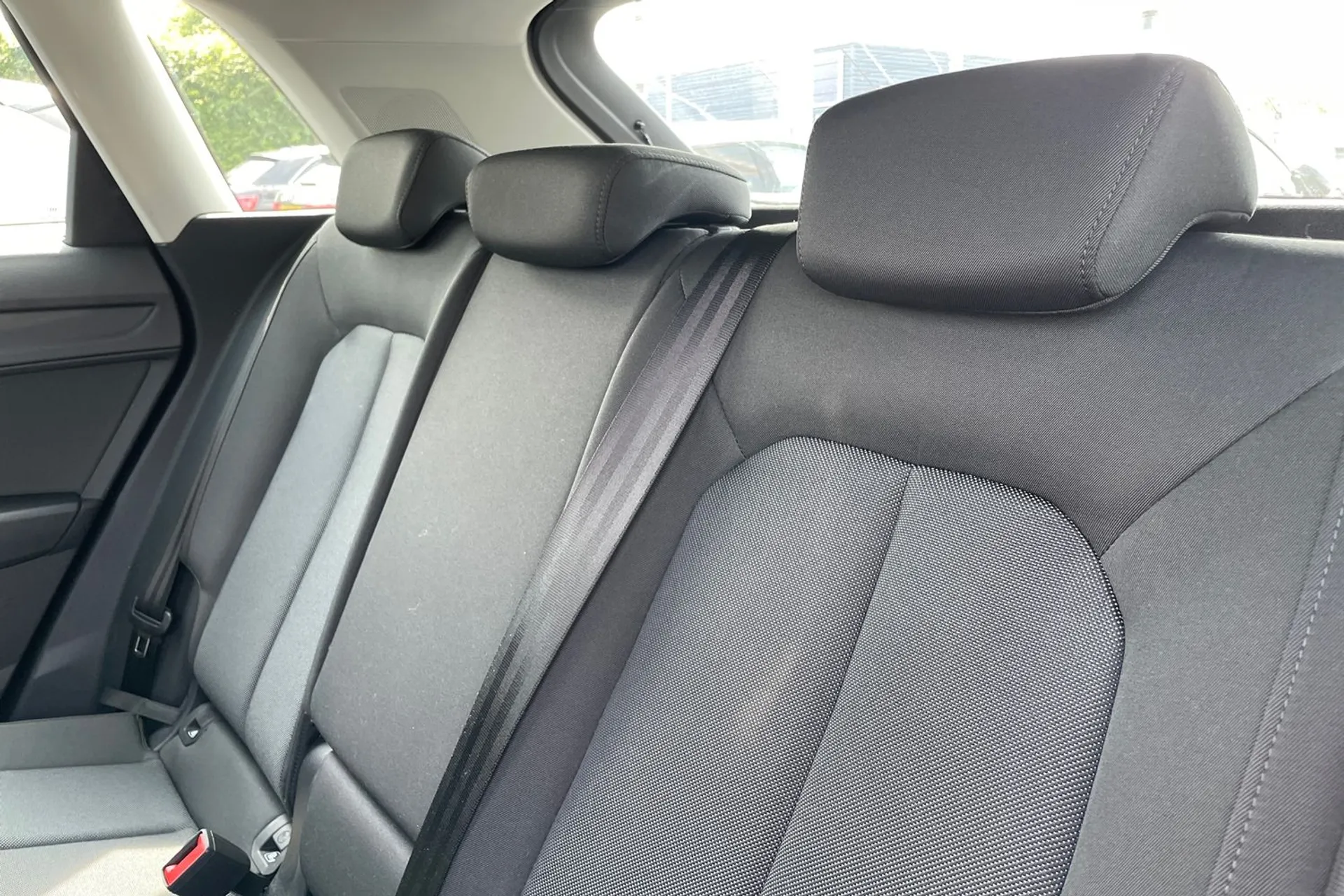 Audi Q3 thumbnail image number 30