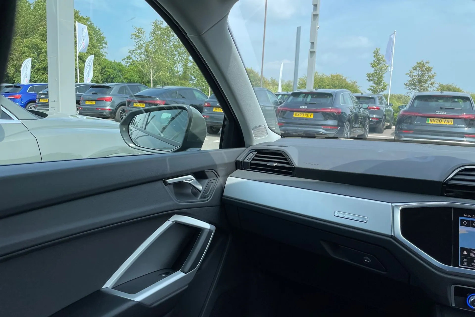 Audi Q3 thumbnail image number 34