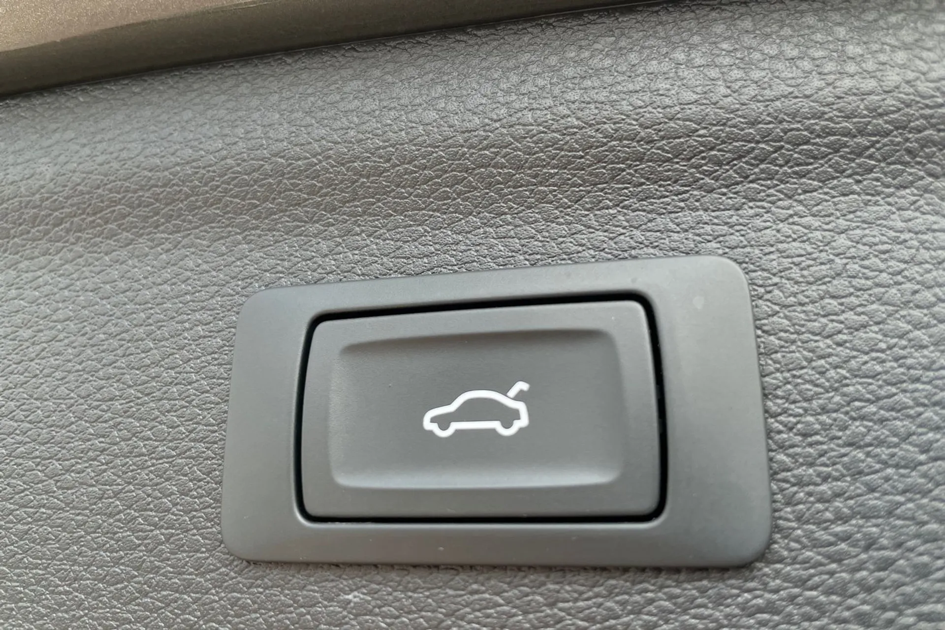 Audi Q3 thumbnail image number 19
