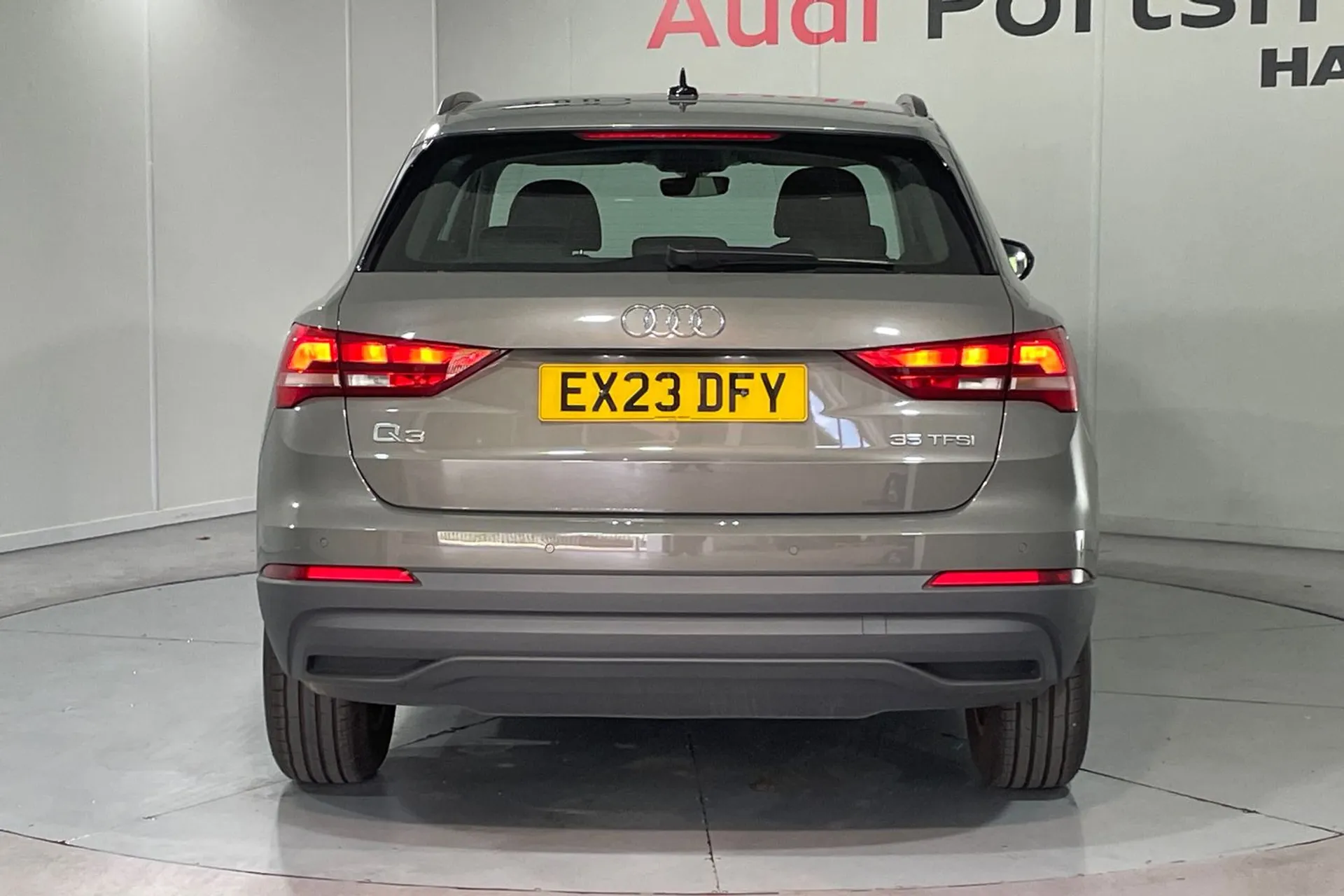 Audi Q3 thumbnail image number 7