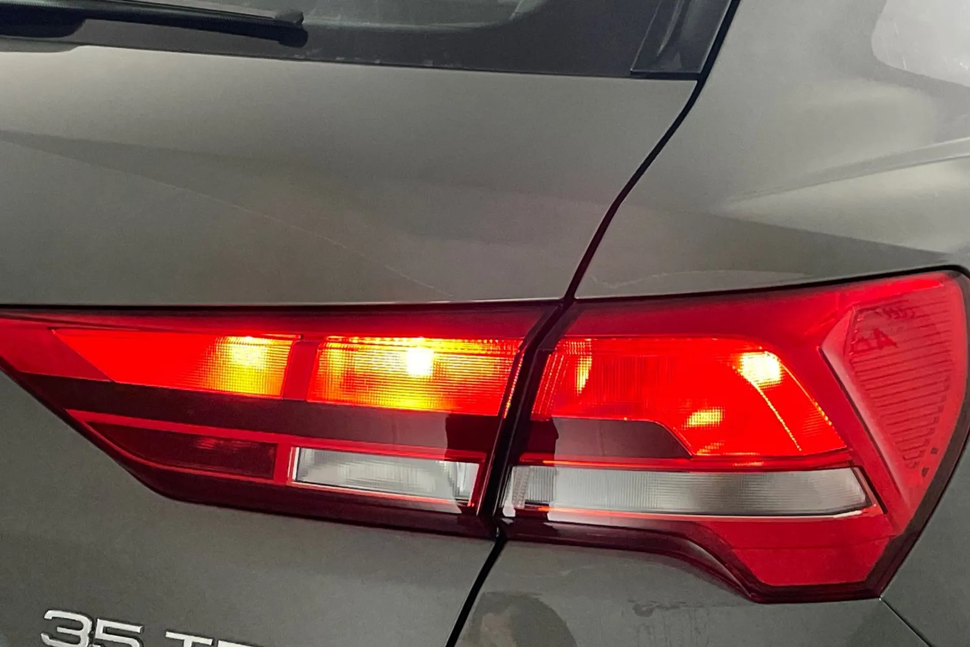 Audi Q3 thumbnail image number 16
