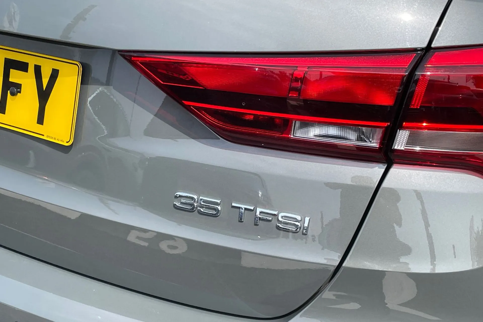 Audi Q3 thumbnail image number 20