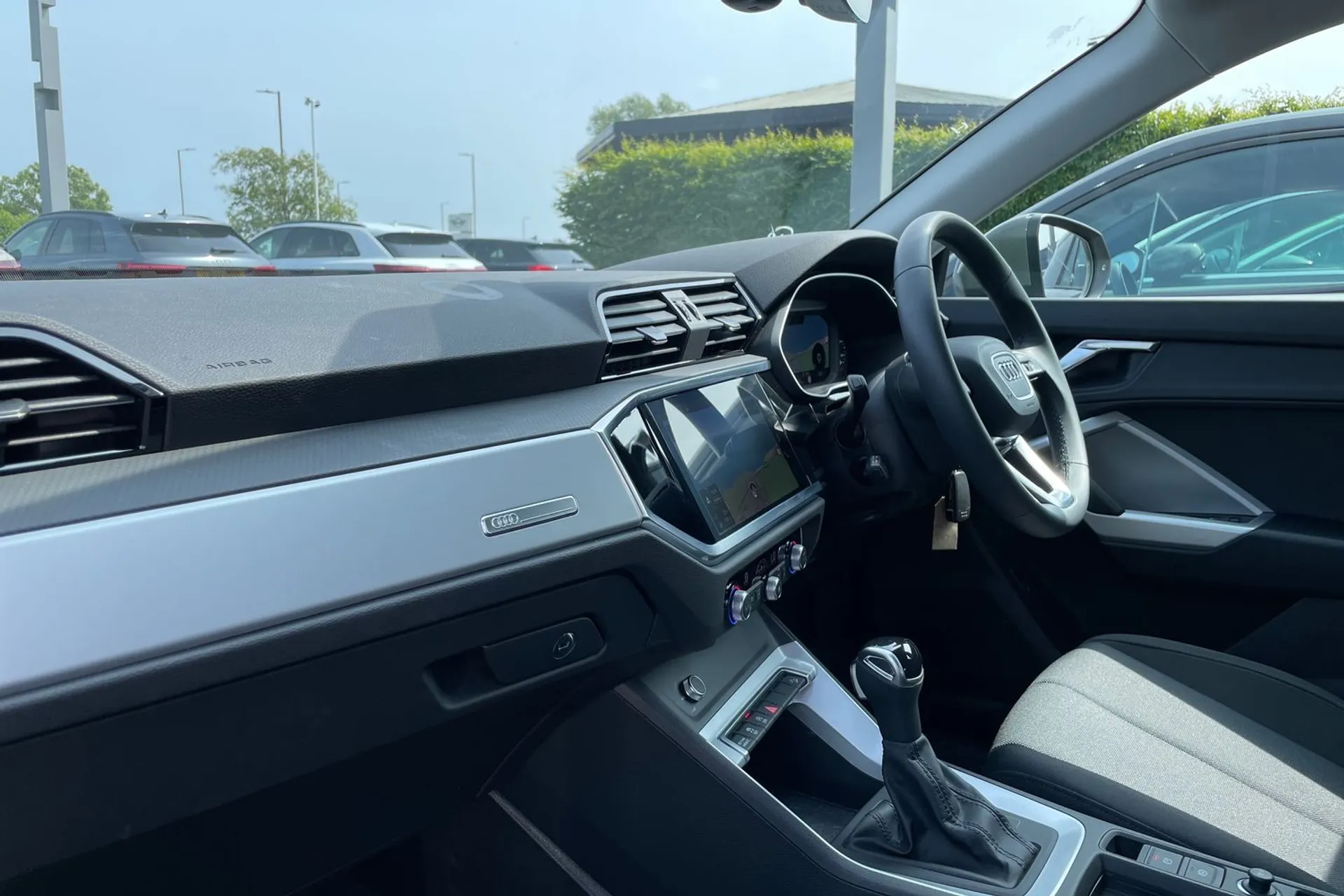 Audi Q3 thumbnail image number 27