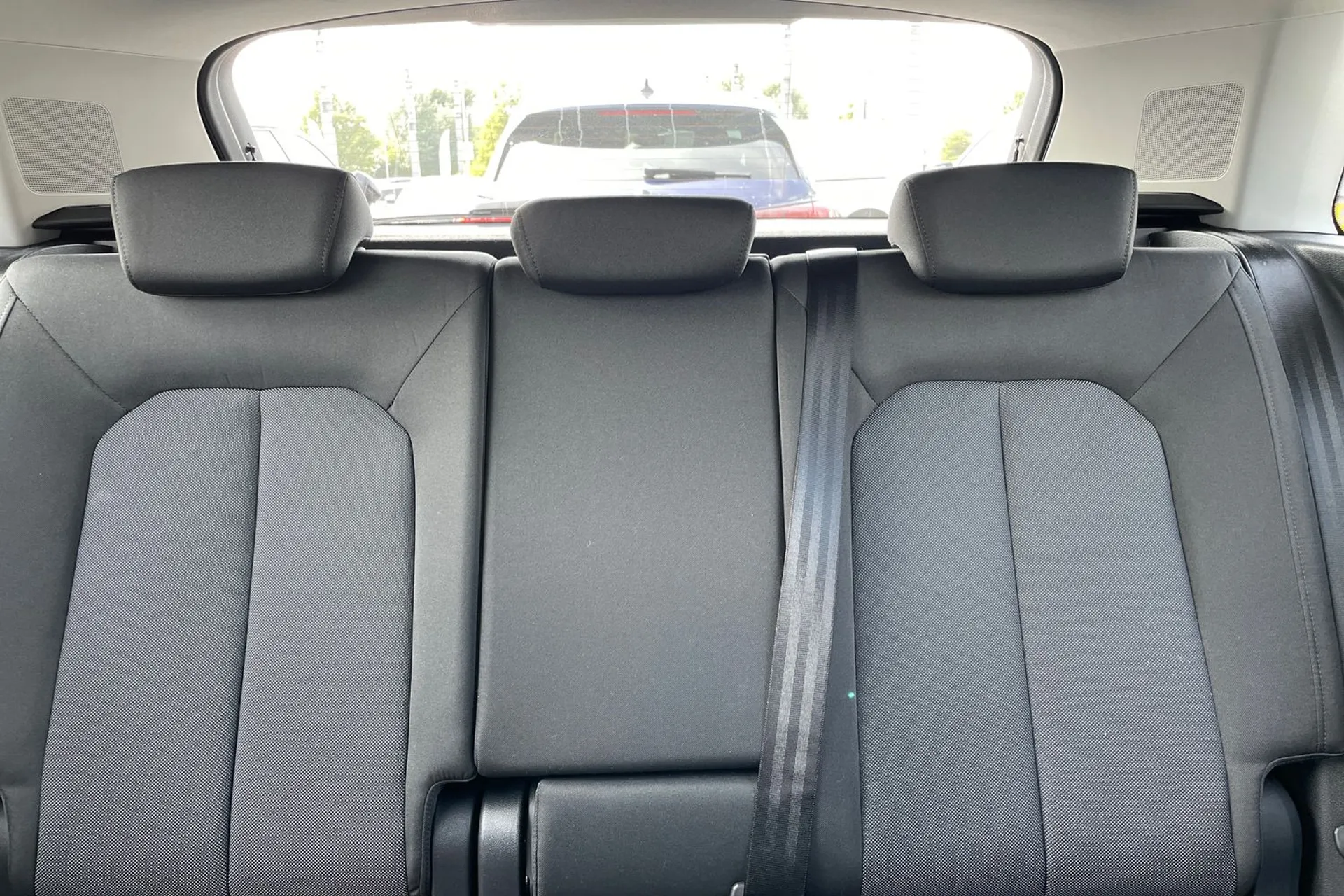 Audi Q3 thumbnail image number 32
