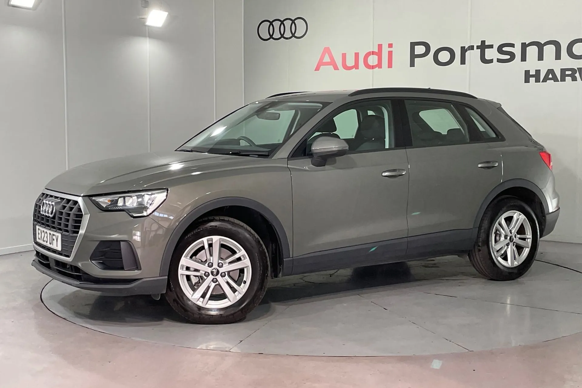 Audi Q3 thumbnail image number 5
