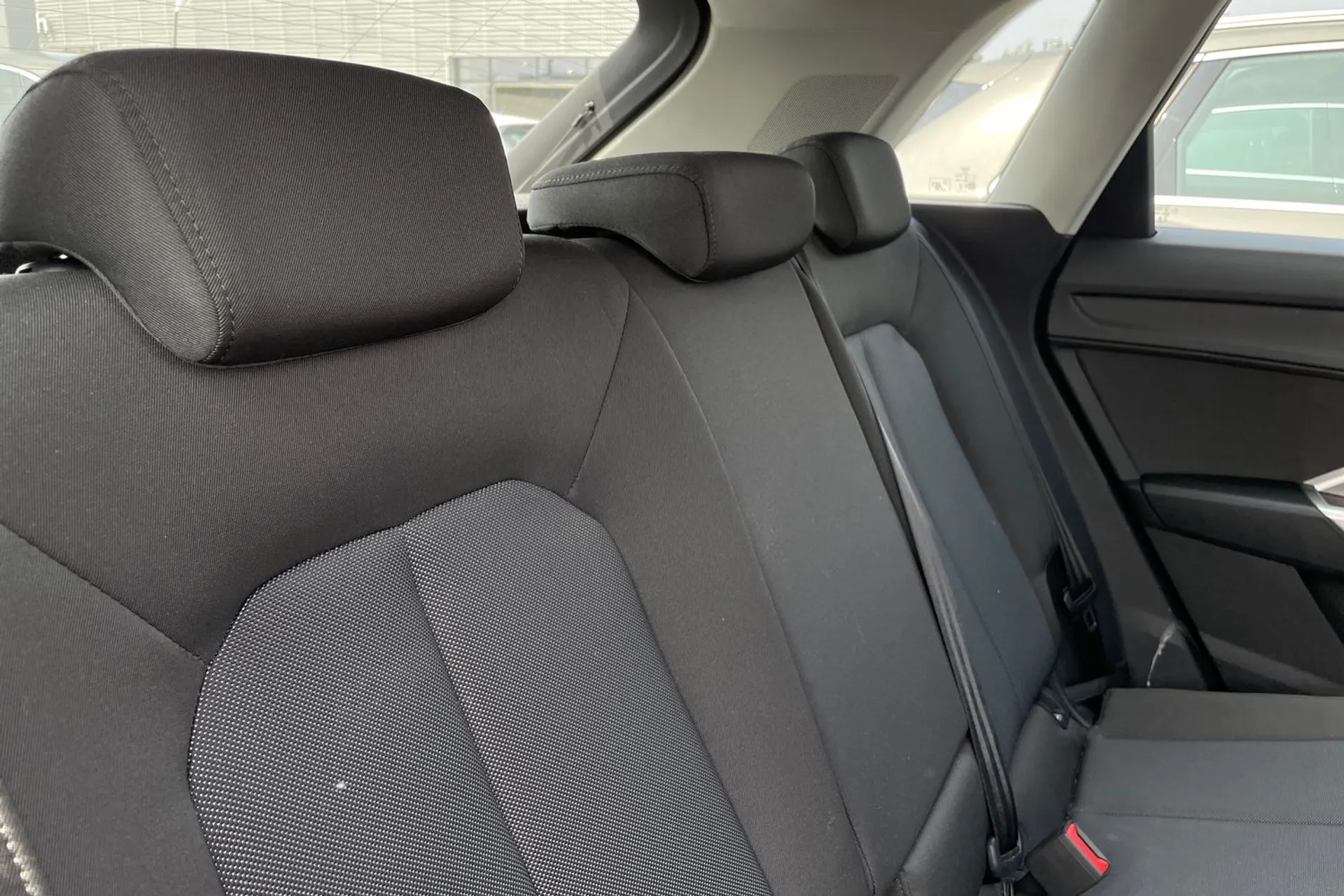Audi Q3 thumbnail image number 21