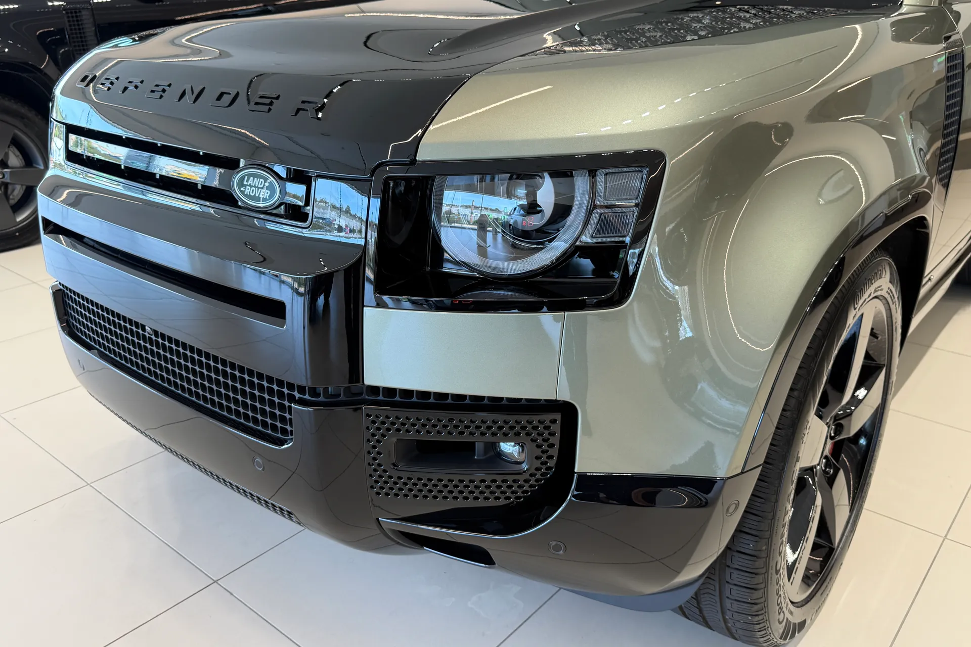 LAND ROVER Defender 90 thumbnail image number 15