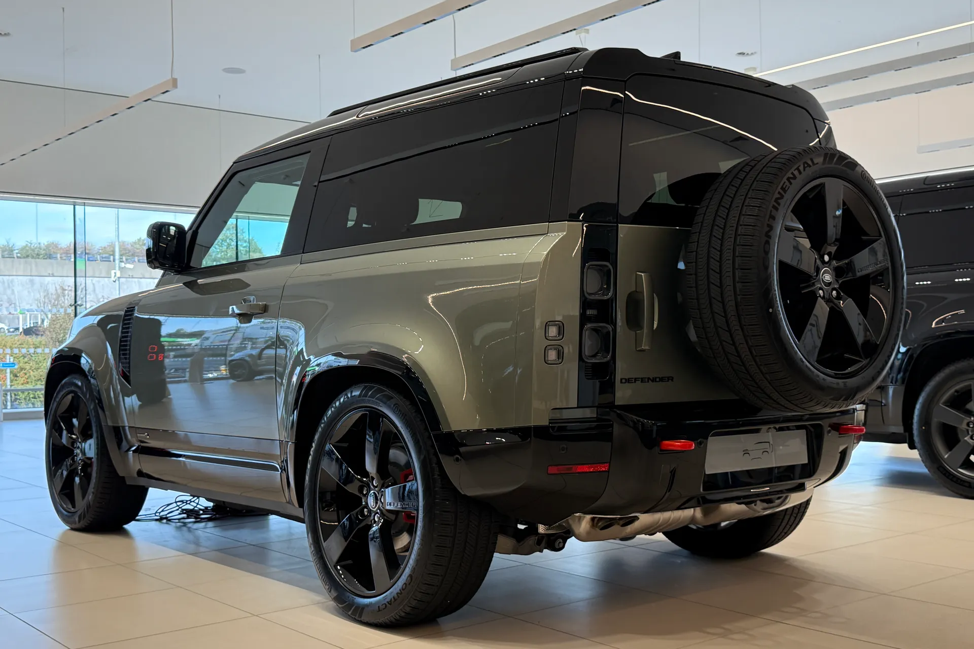 LAND ROVER Defender 90 thumbnail image number 11