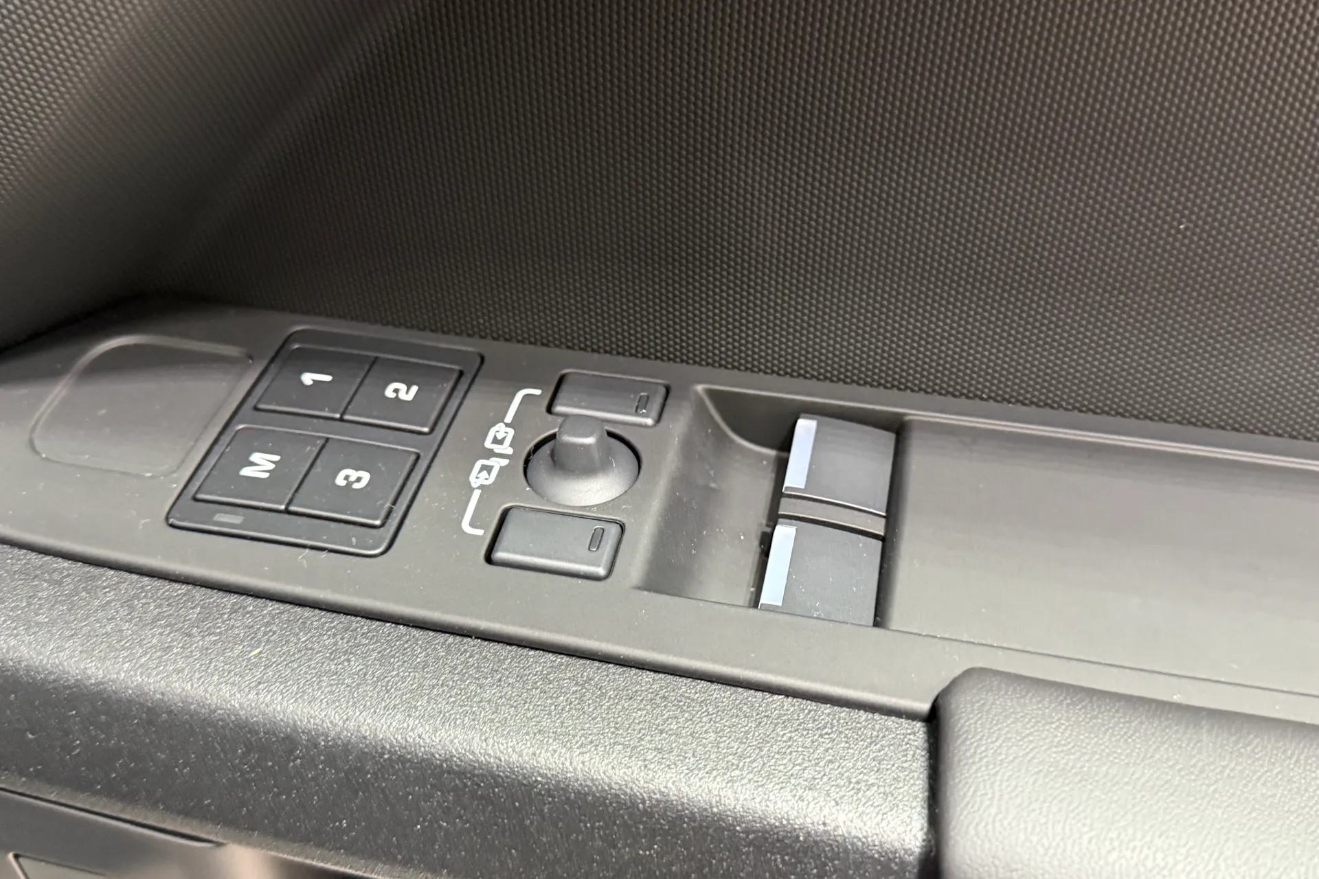 LAND ROVER Defender 90 thumbnail image number 26