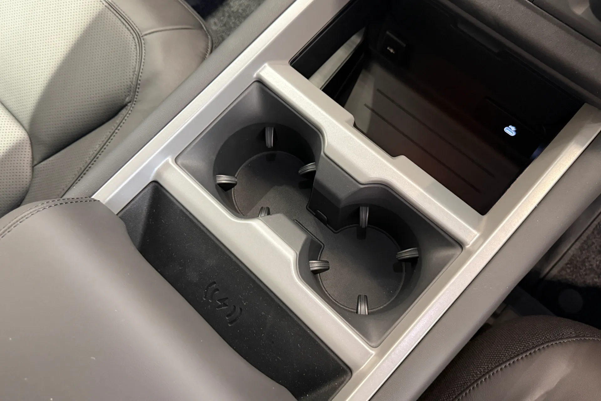 LAND ROVER Defender 90 thumbnail image number 73