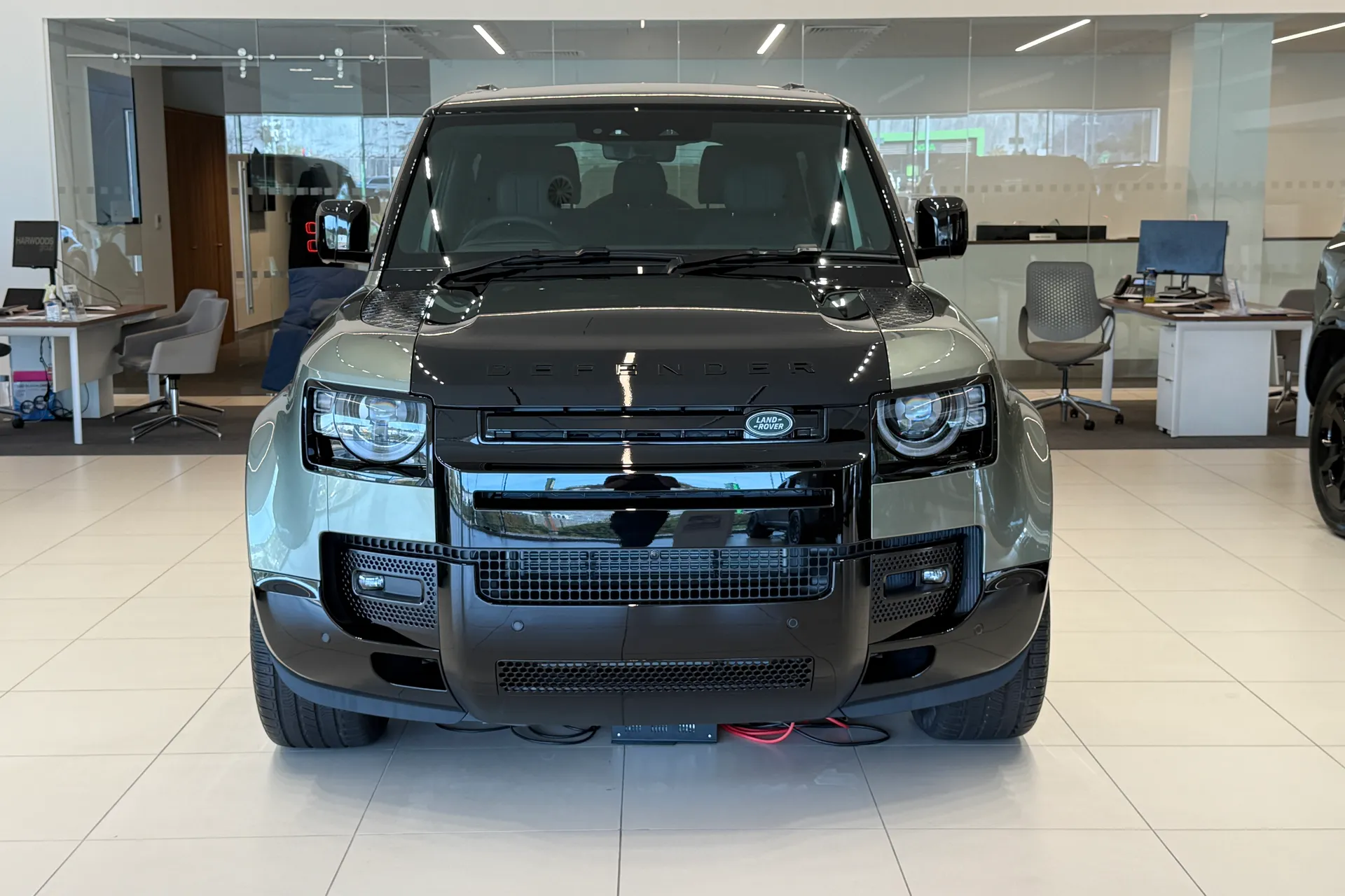 LAND ROVER Defender 90 thumbnail image number 2