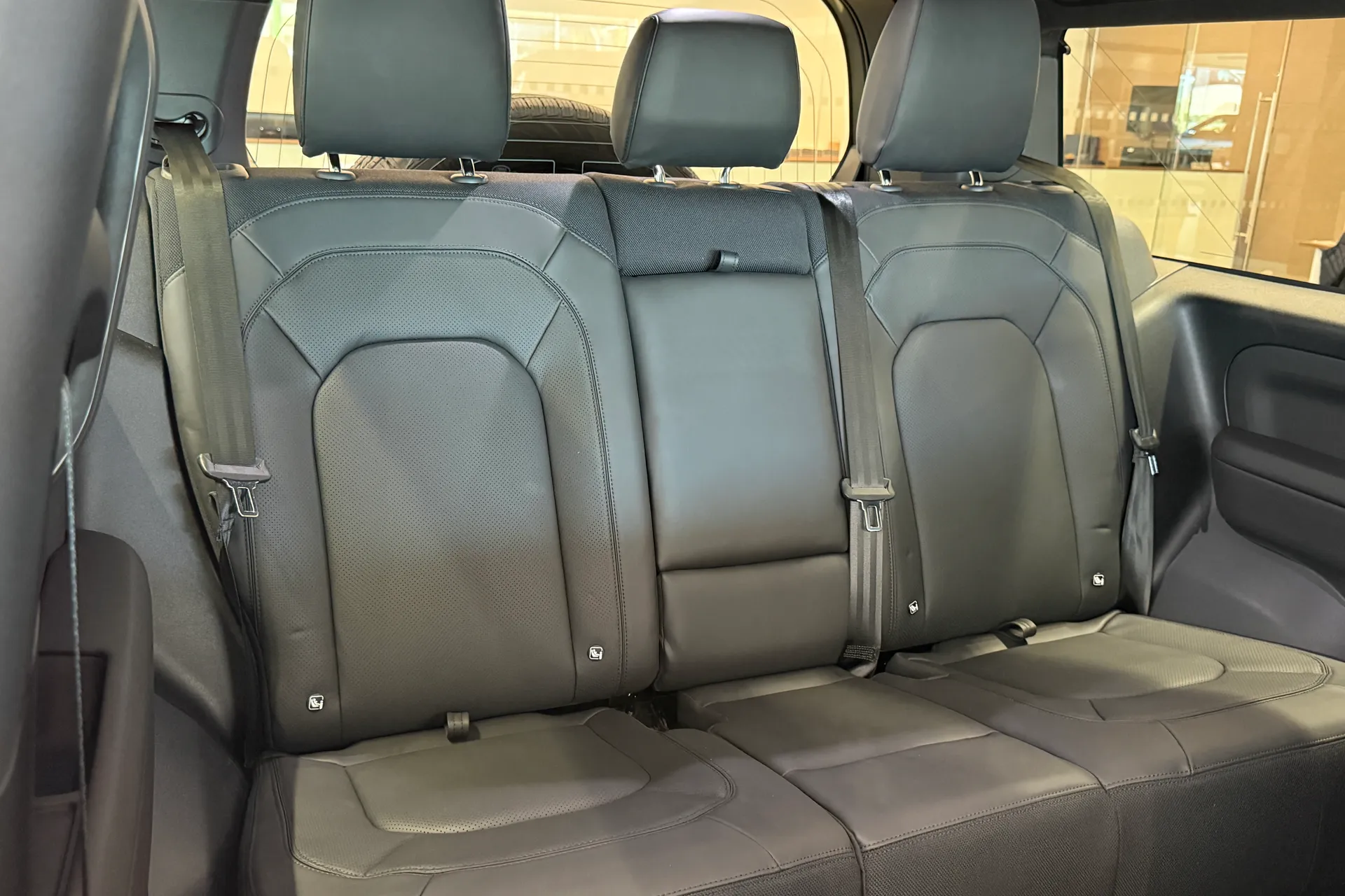 LAND ROVER Defender 90 thumbnail image number 52