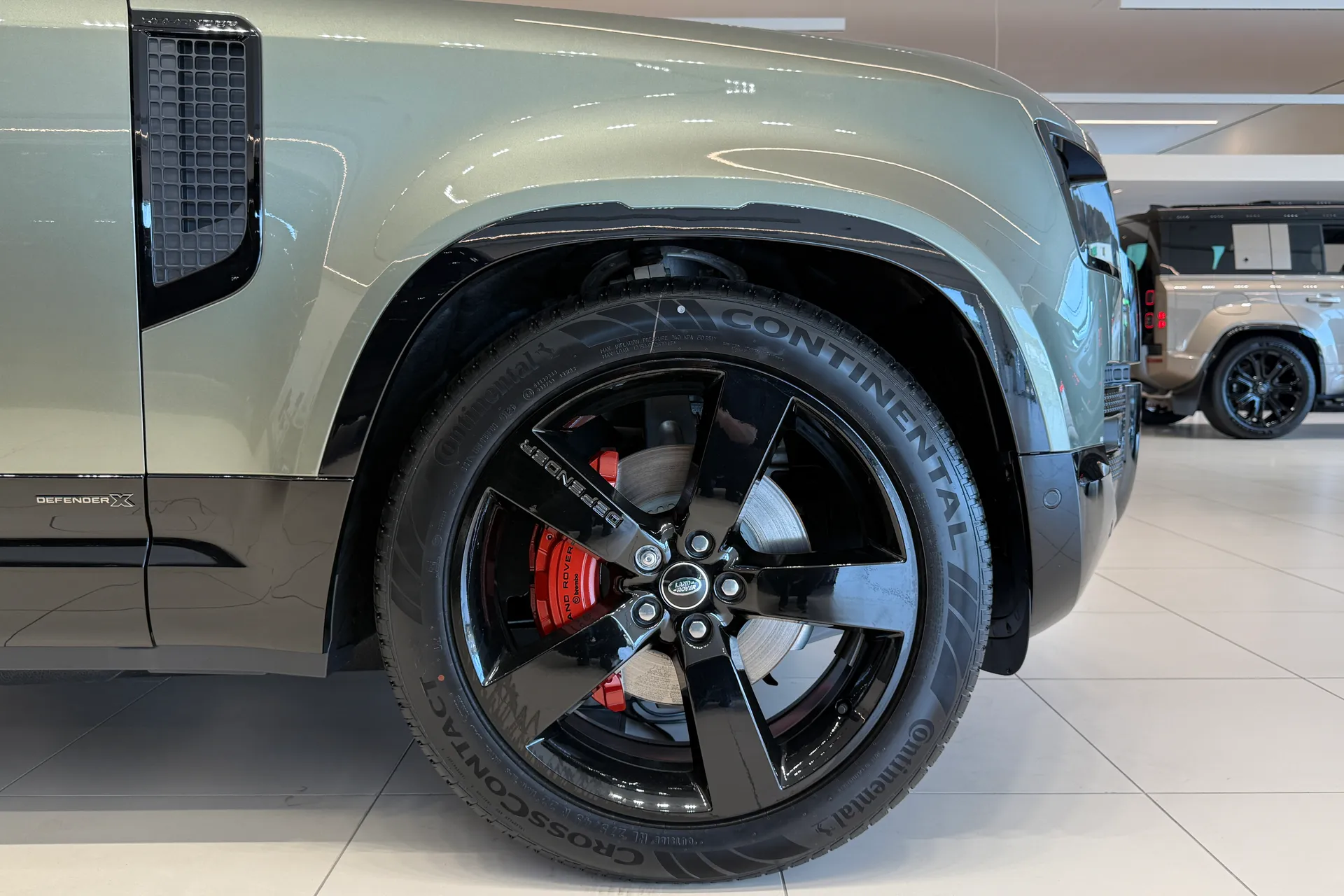 LAND ROVER Defender 90 thumbnail image number 16