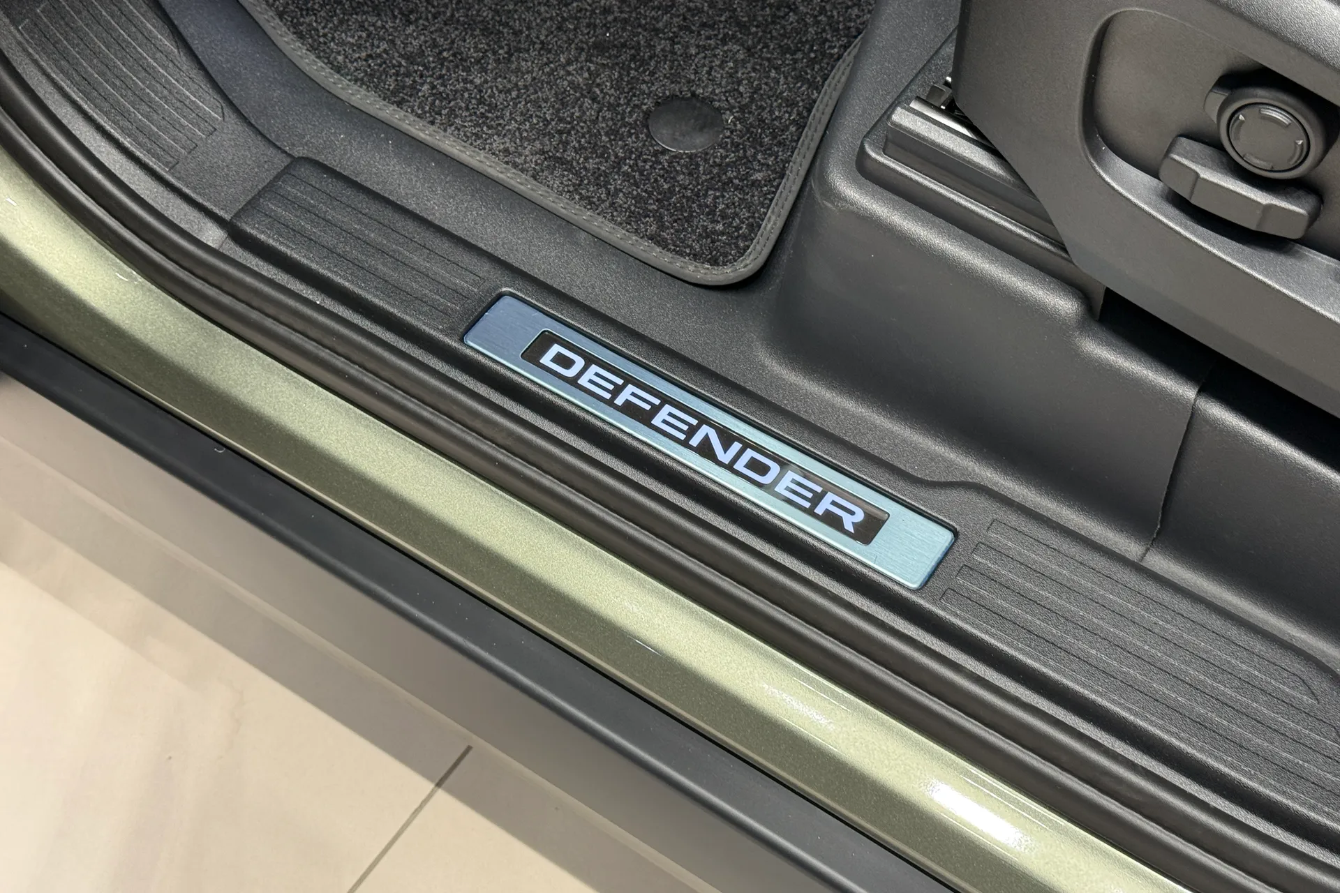 LAND ROVER Defender 90 thumbnail image number 60