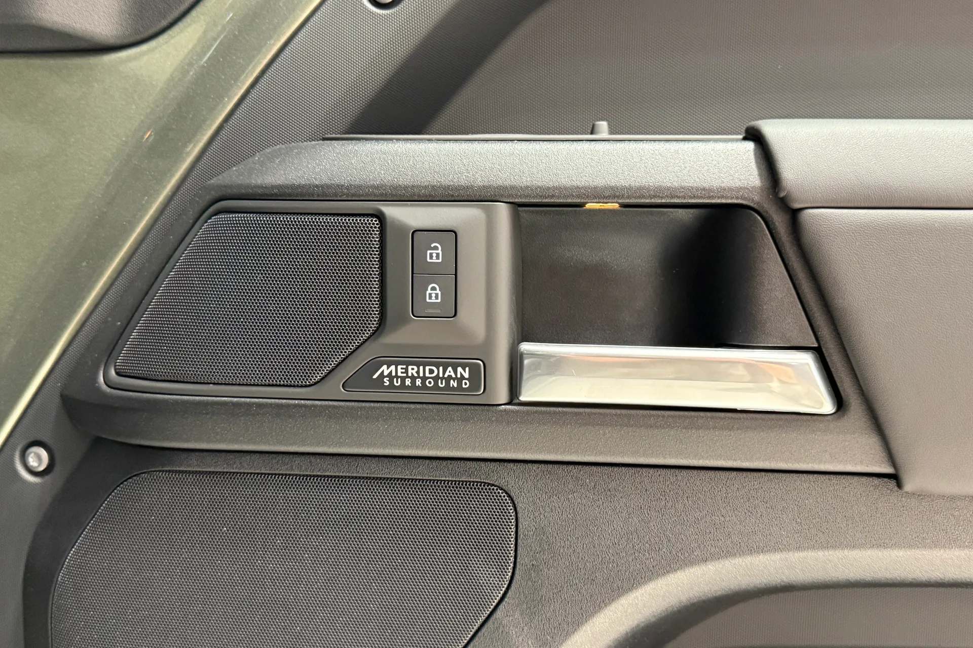 LAND ROVER Defender 90 thumbnail image number 27