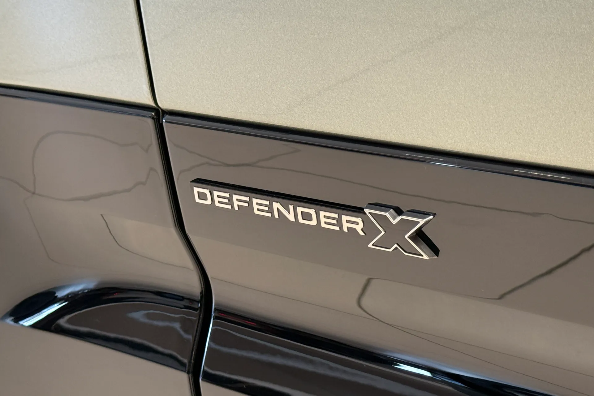 LAND ROVER Defender 90 thumbnail image number 31