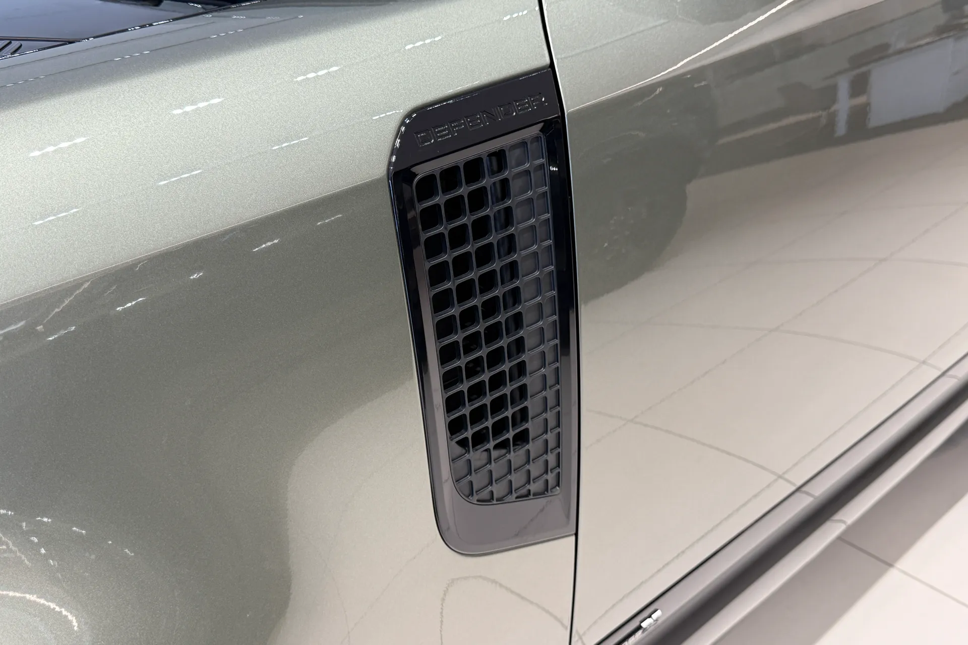 LAND ROVER Defender 90 thumbnail image number 33