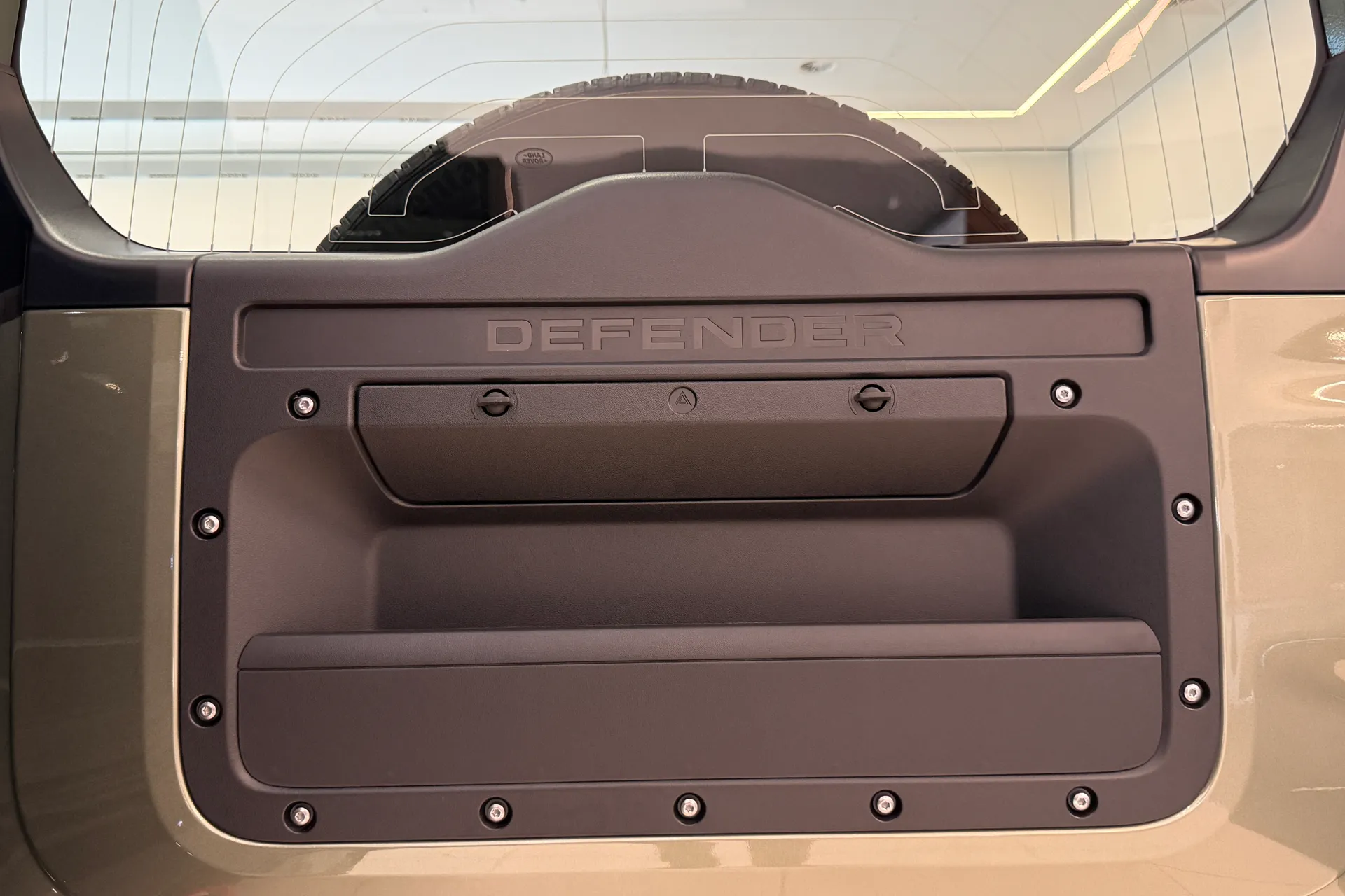 LAND ROVER Defender 90 thumbnail image number 49