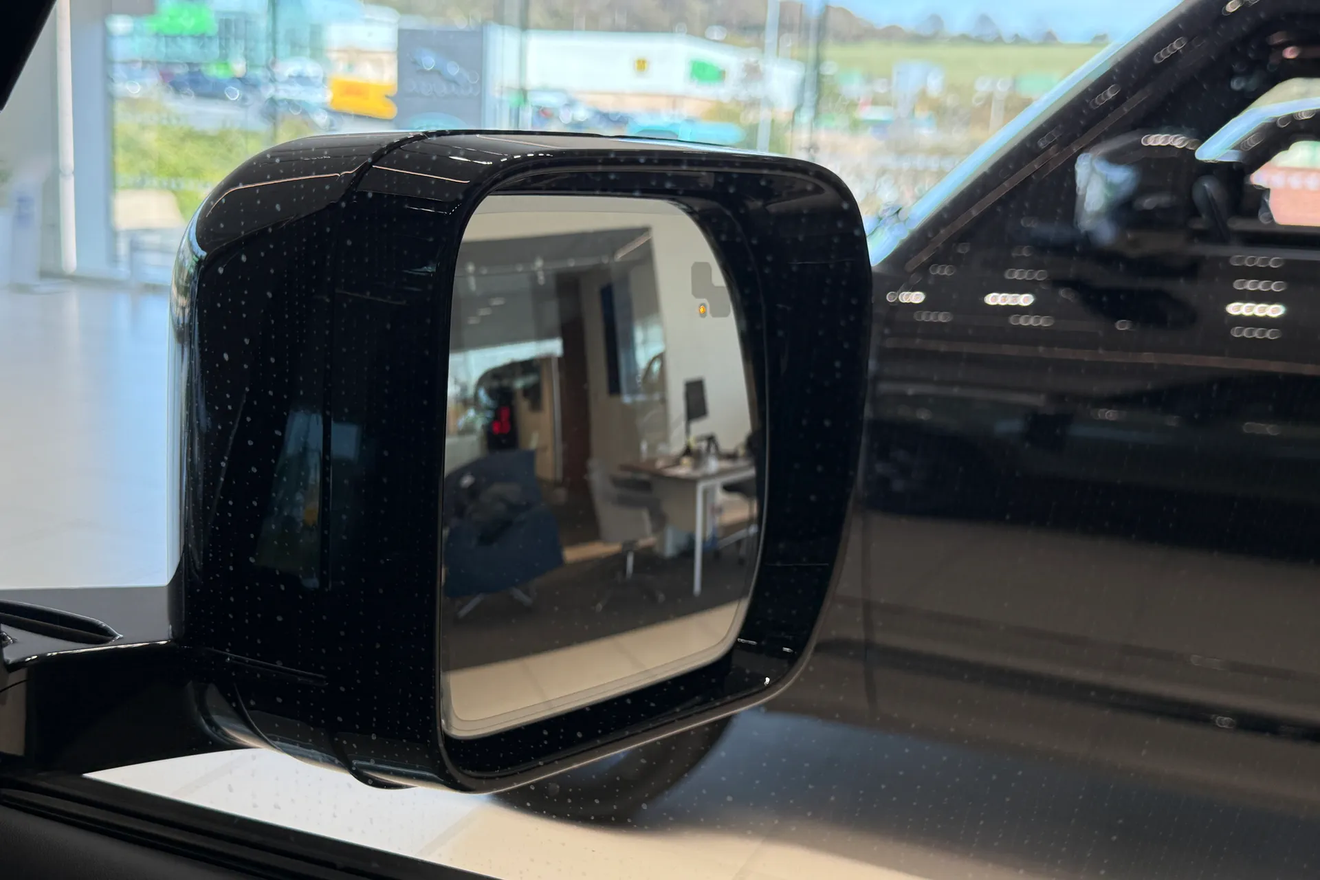 LAND ROVER Defender 90 thumbnail image number 13