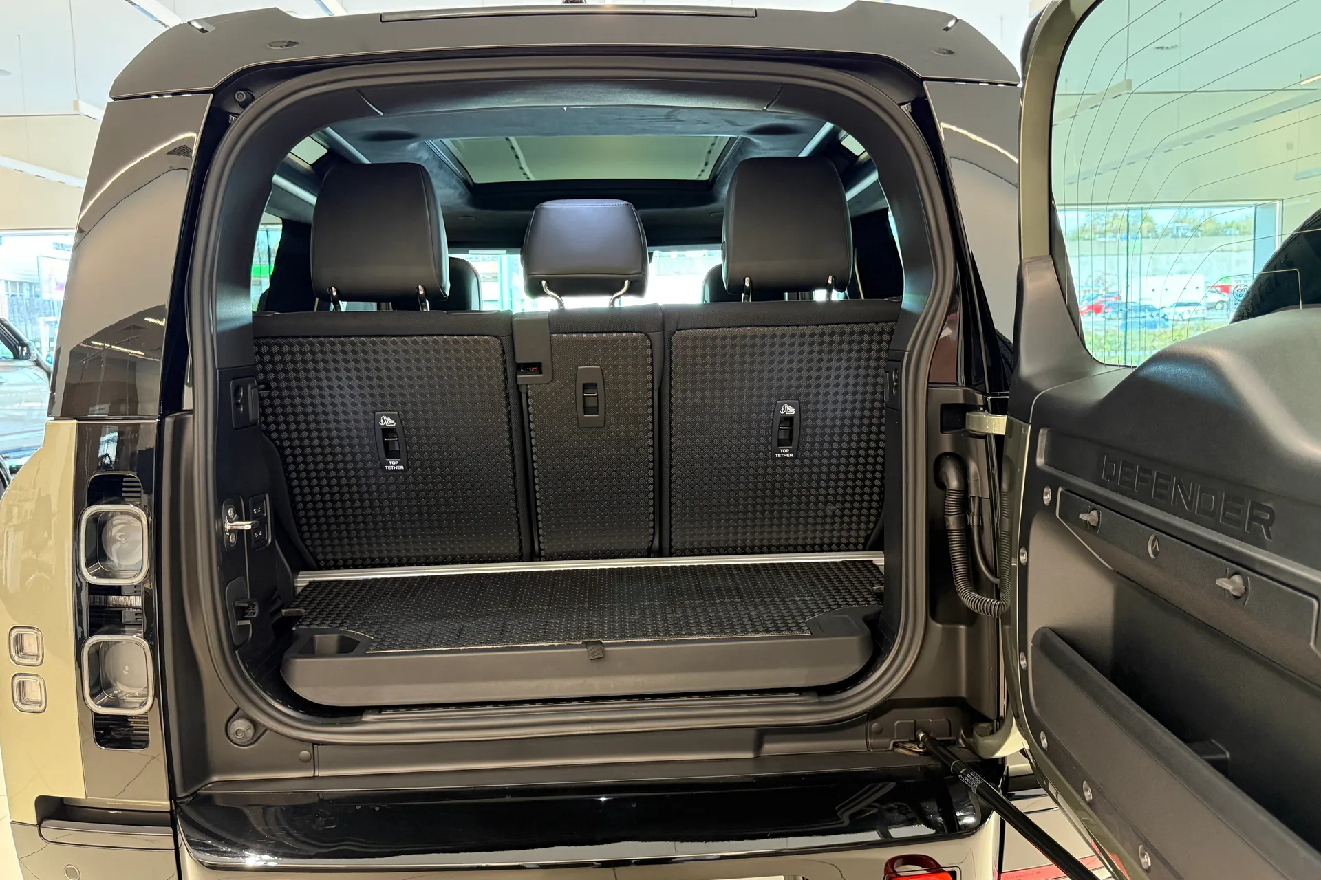 LAND ROVER Defender 90 thumbnail image number 47