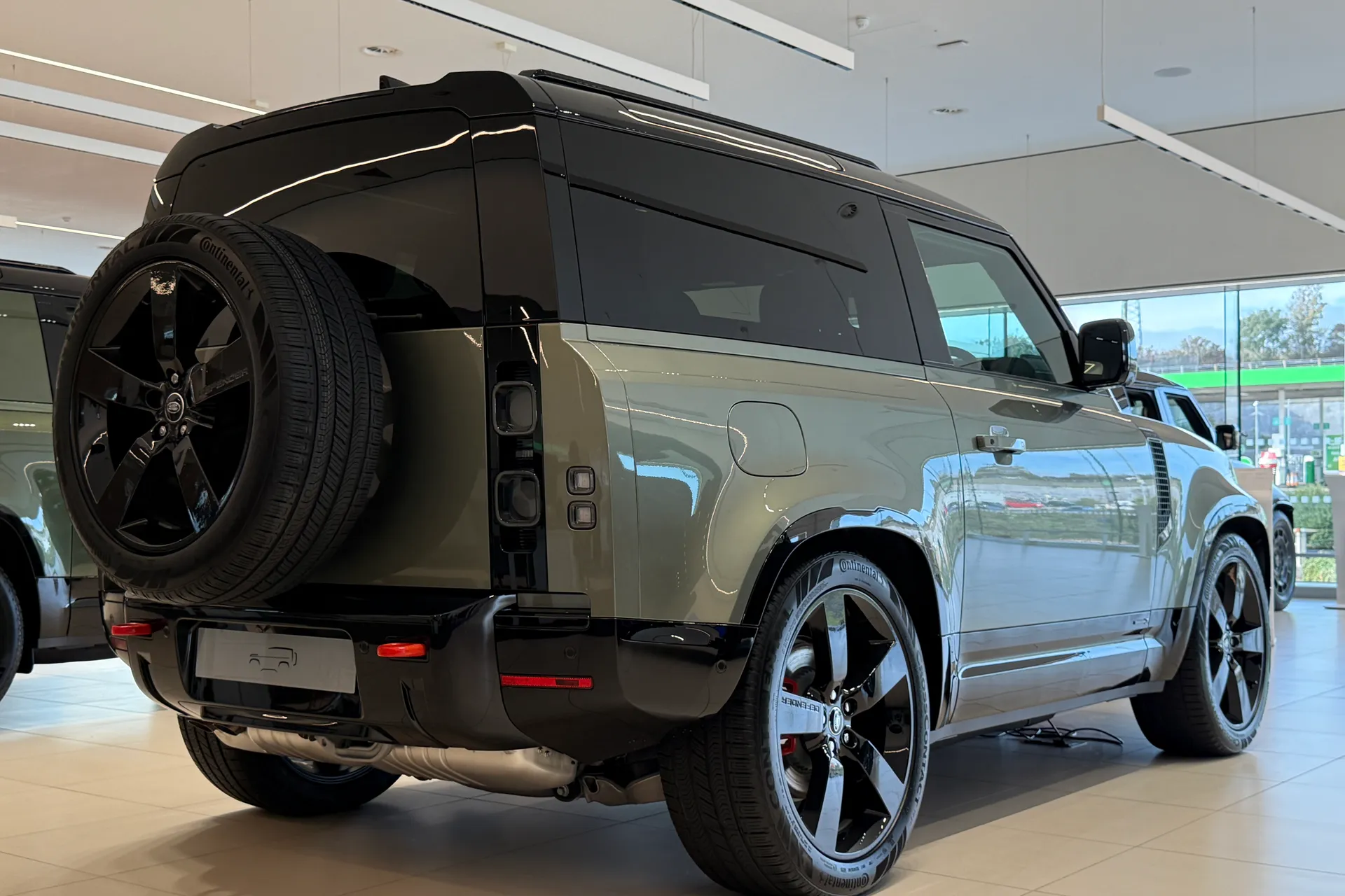 LAND ROVER Defender 90 thumbnail image number 6