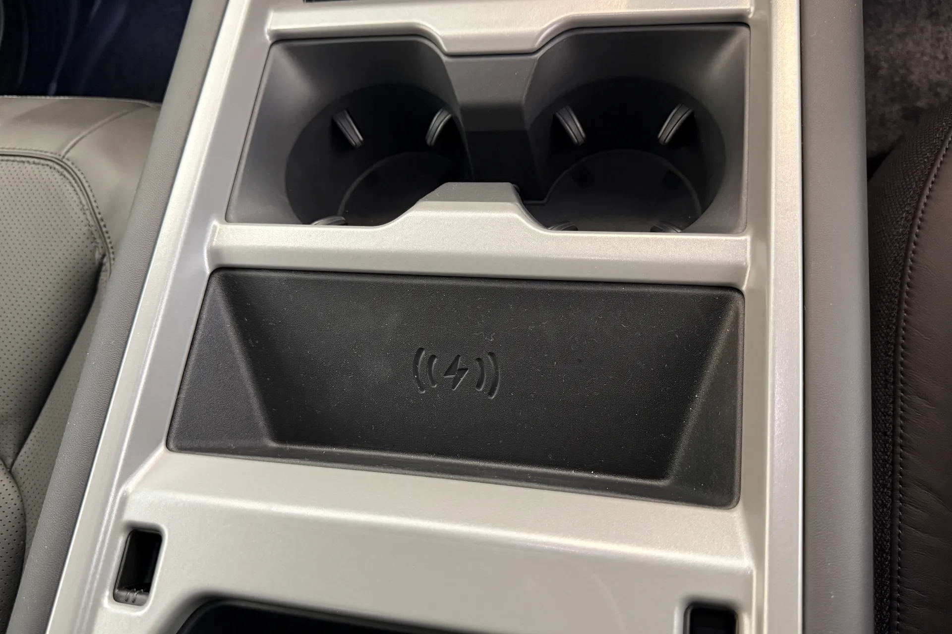 LAND ROVER Defender 90 thumbnail image number 74