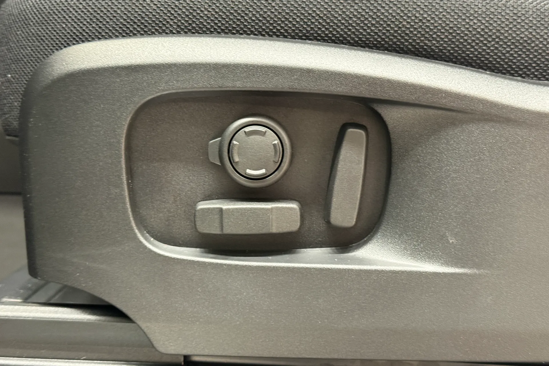 LAND ROVER Defender 90 thumbnail image number 61