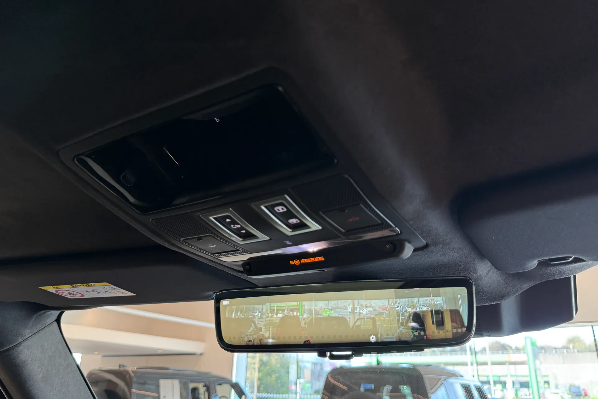 LAND ROVER Defender 90 thumbnail image number 35