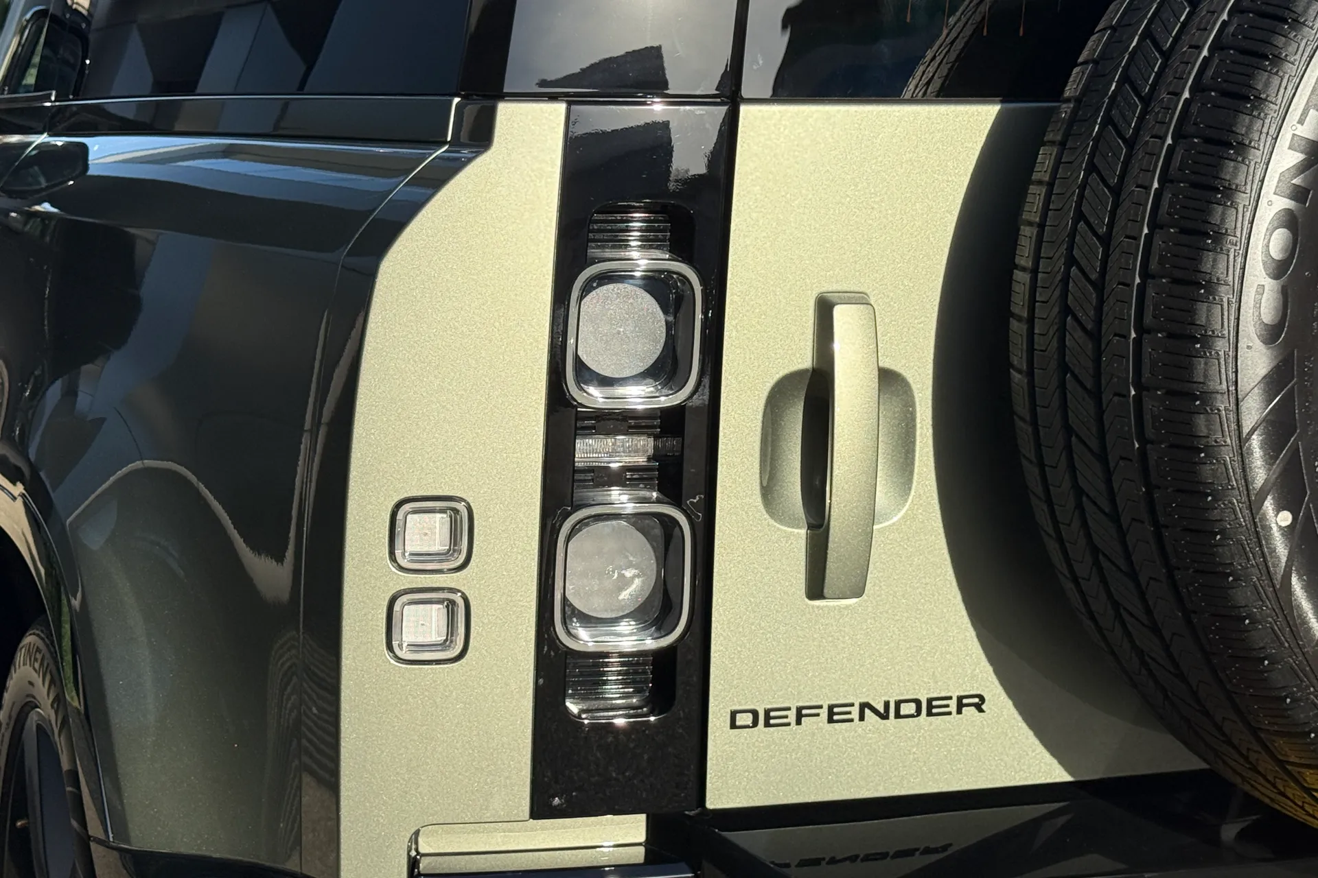 LAND ROVER DEFENDER thumbnail image number 26