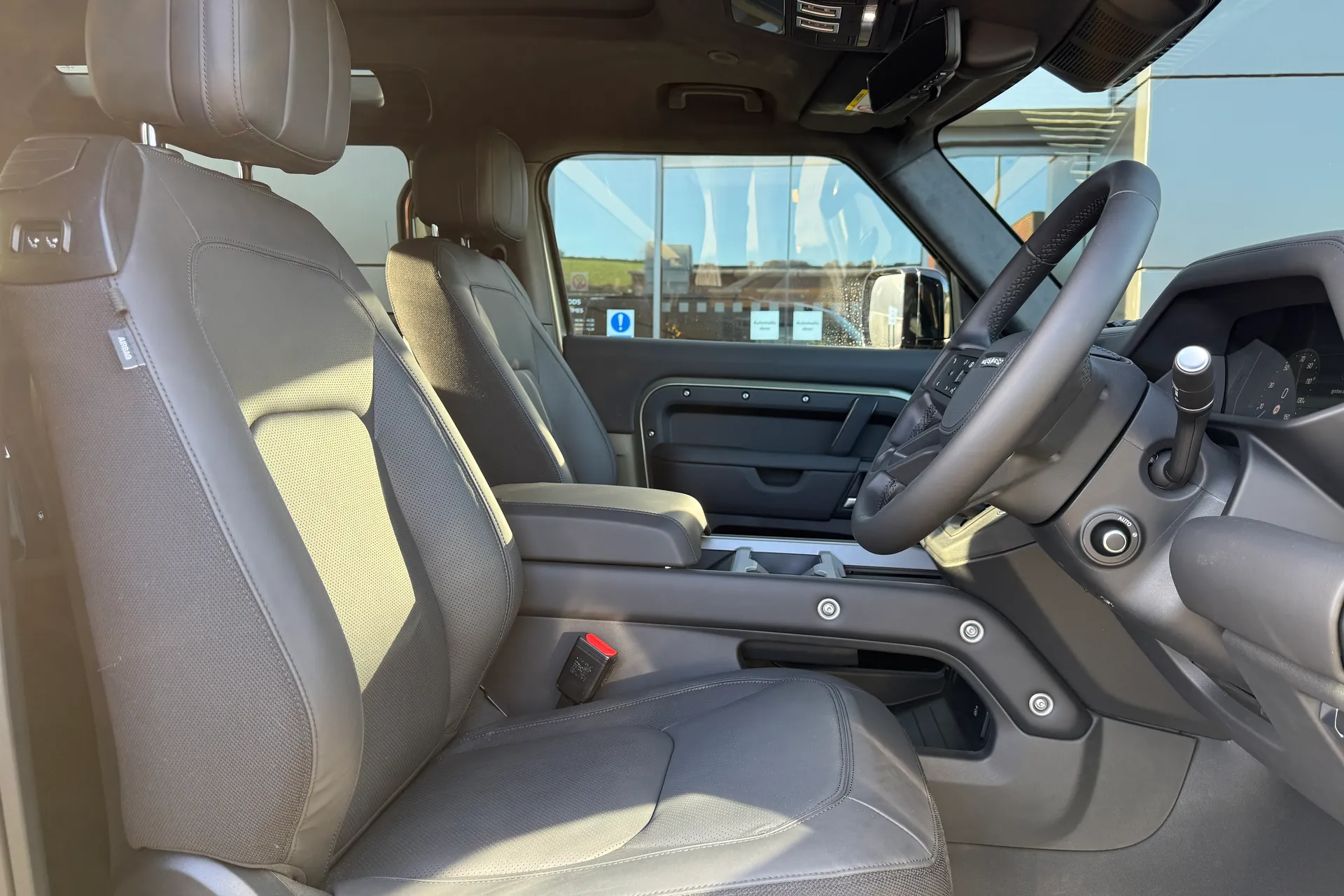 LAND ROVER DEFENDER thumbnail image number 22