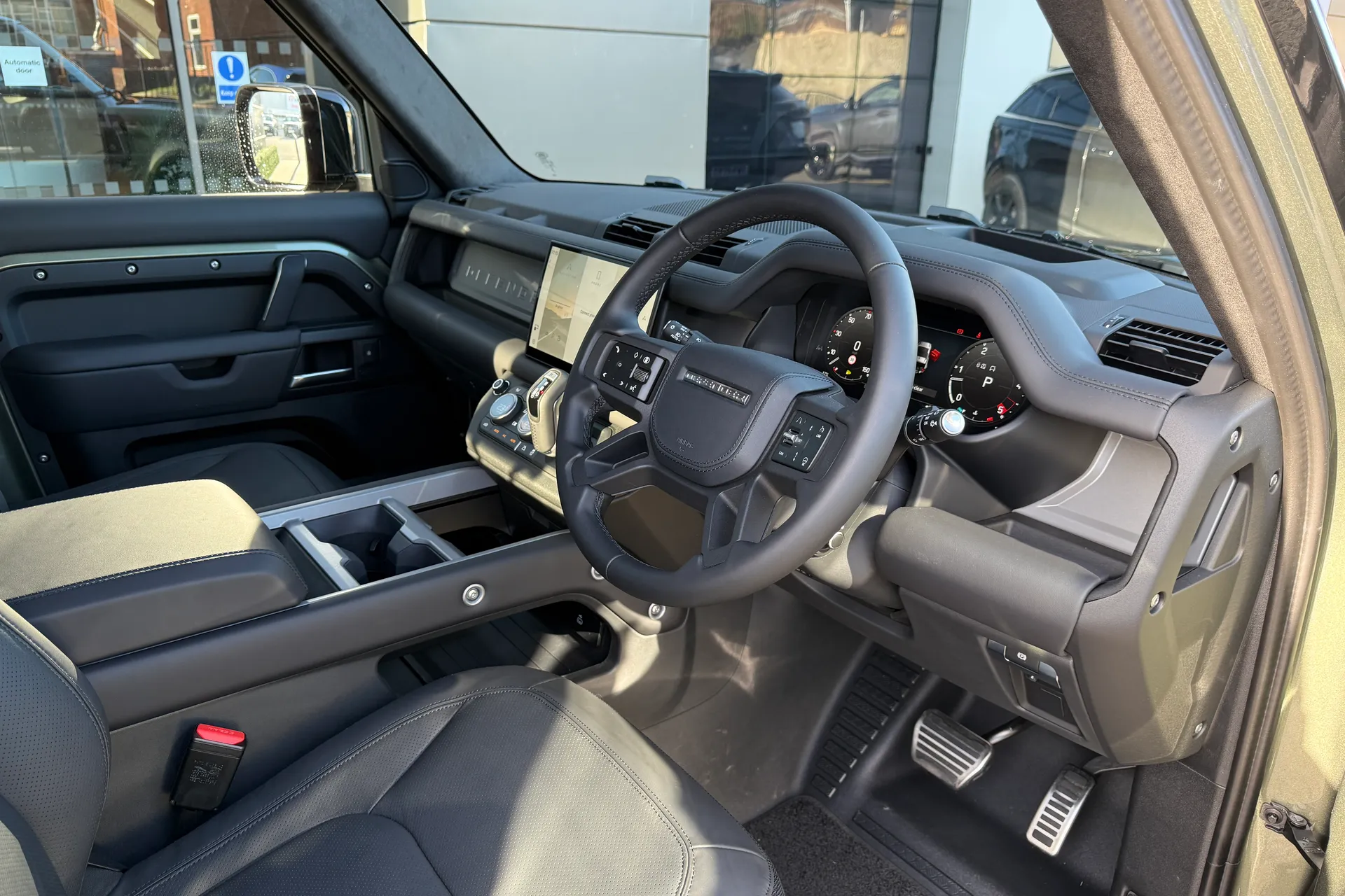 LAND ROVER DEFENDER thumbnail image number 21