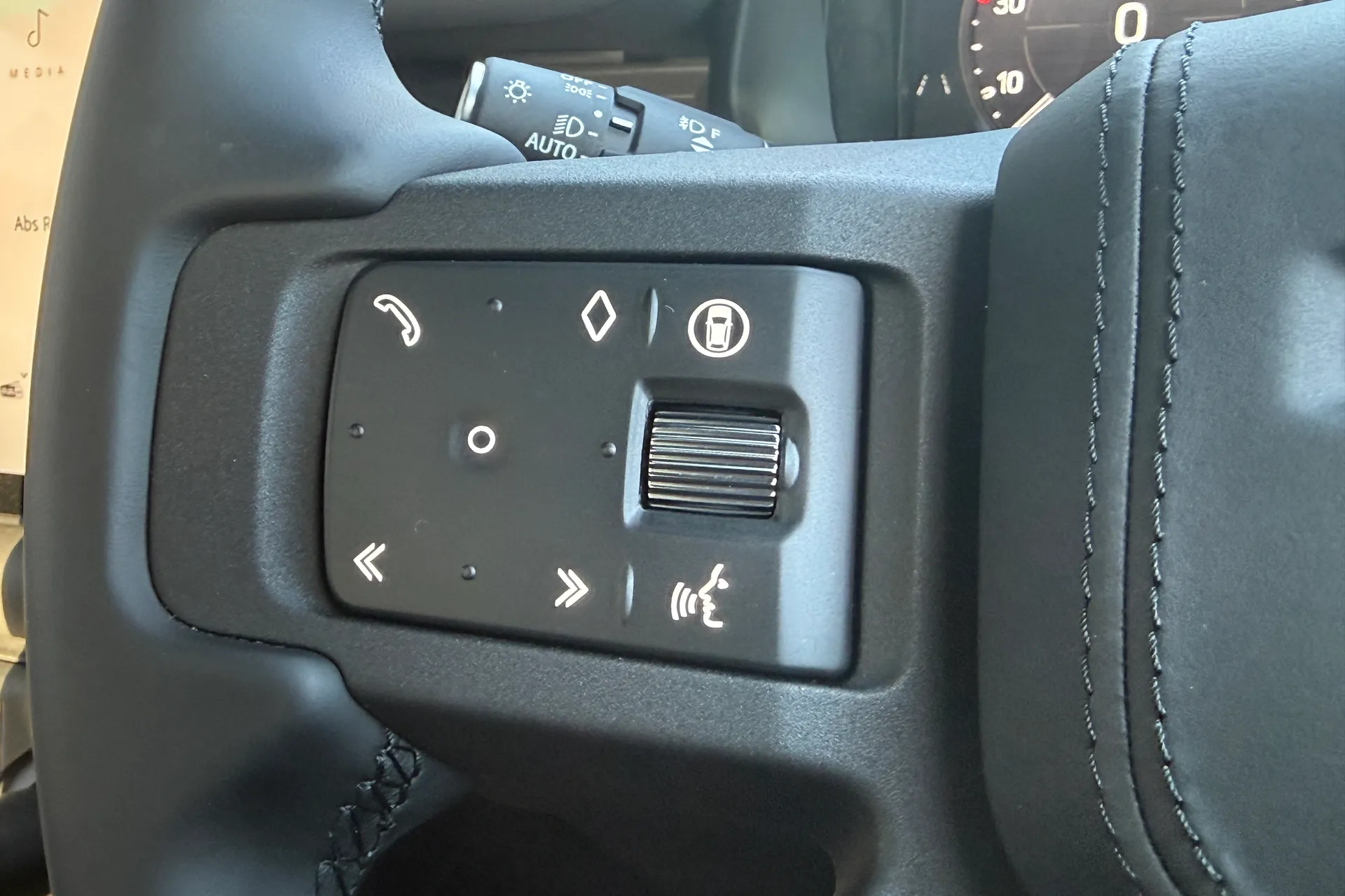 LAND ROVER DEFENDER thumbnail image number 49