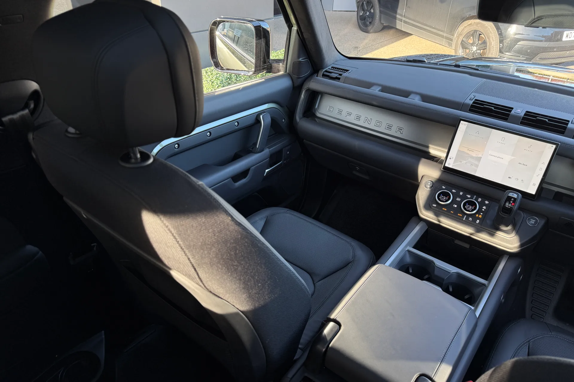 LAND ROVER DEFENDER thumbnail image number 53