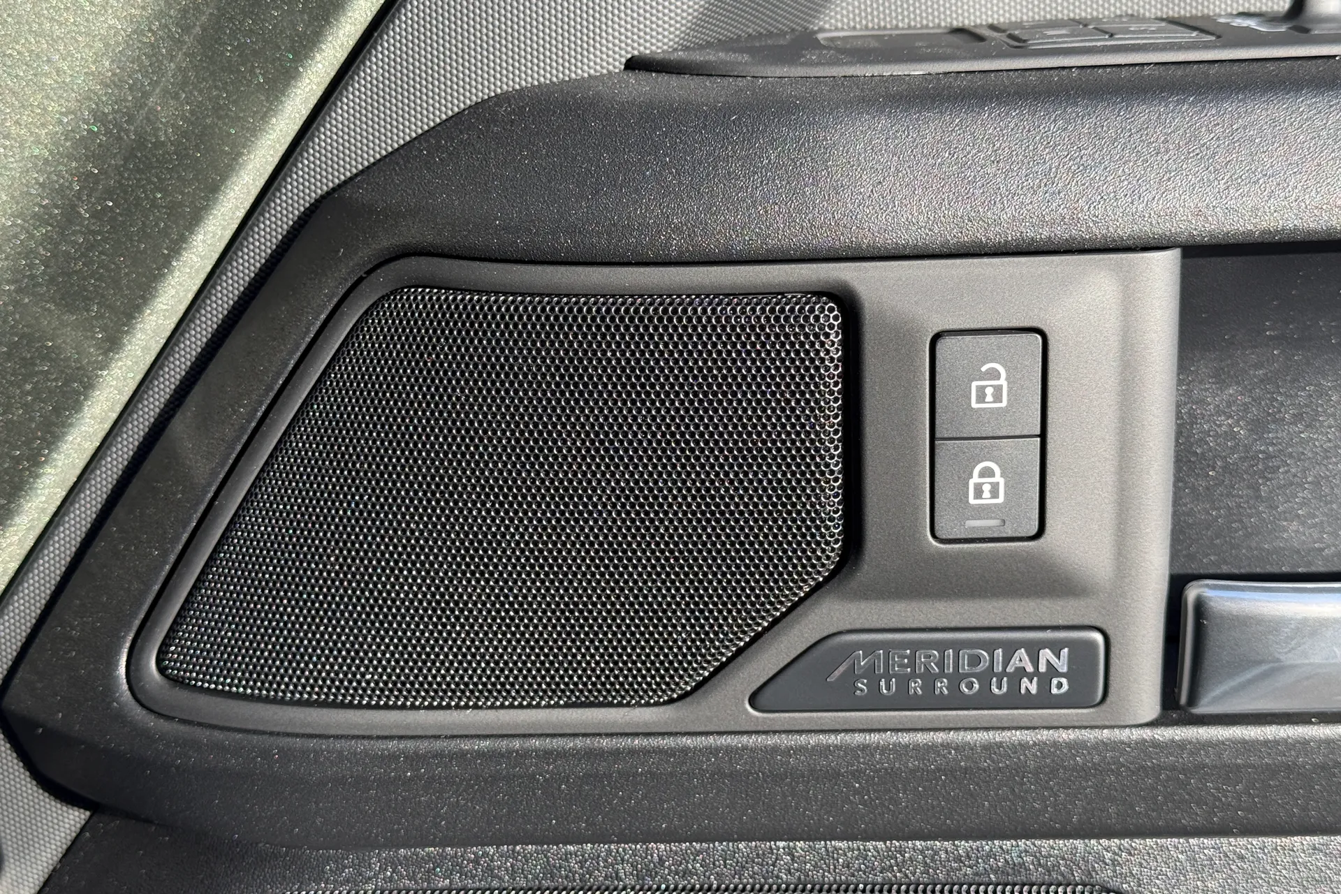 LAND ROVER DEFENDER thumbnail image number 44