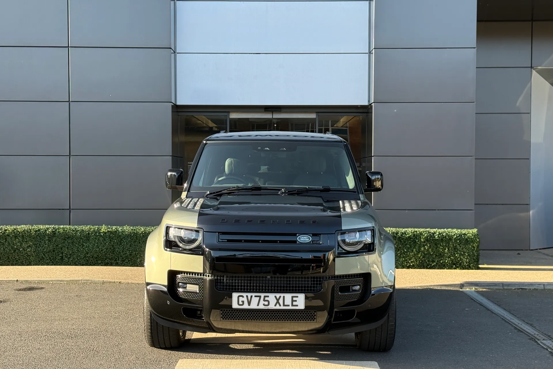 LAND ROVER DEFENDER thumbnail image number 6