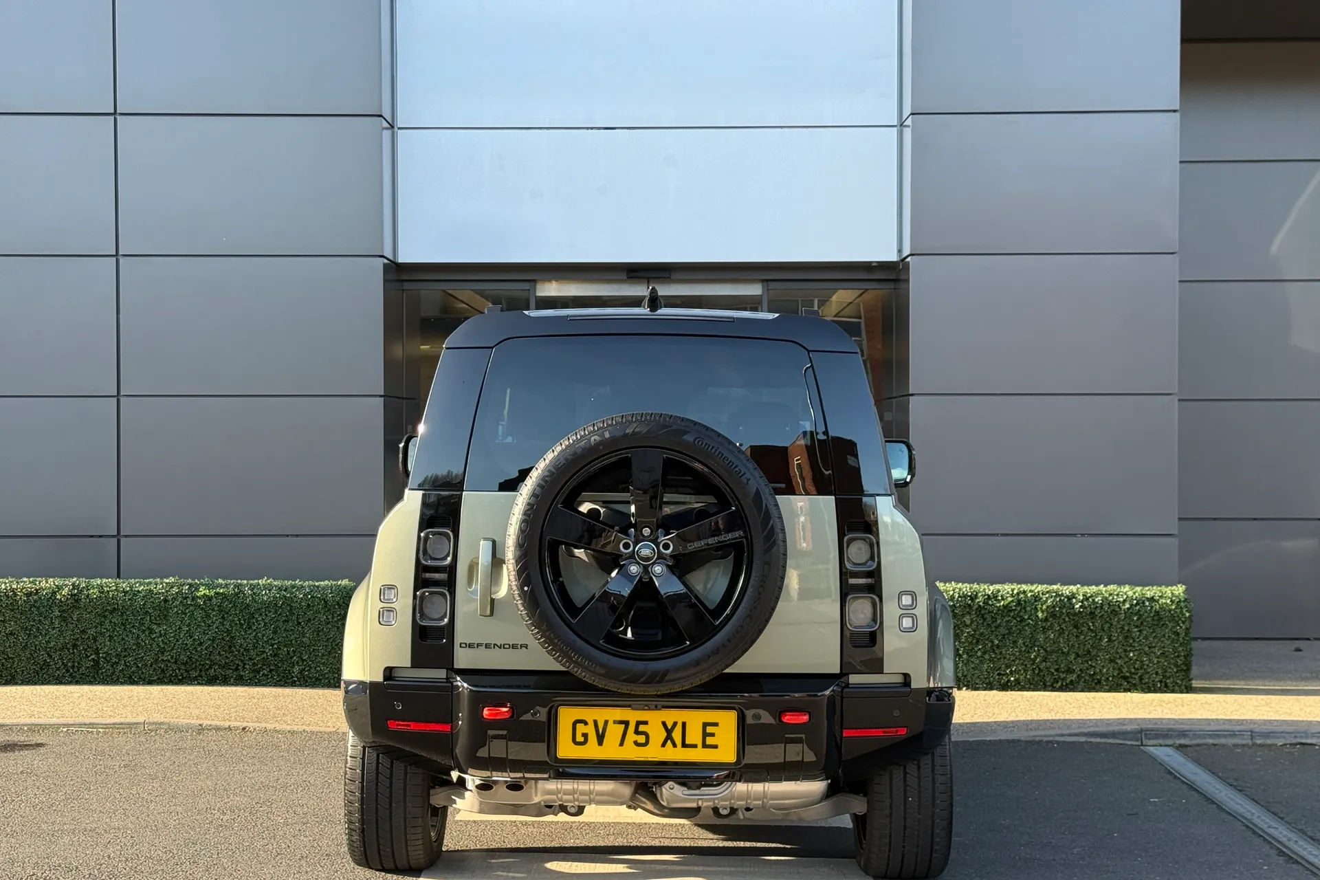 LAND ROVER DEFENDER thumbnail image number 16
