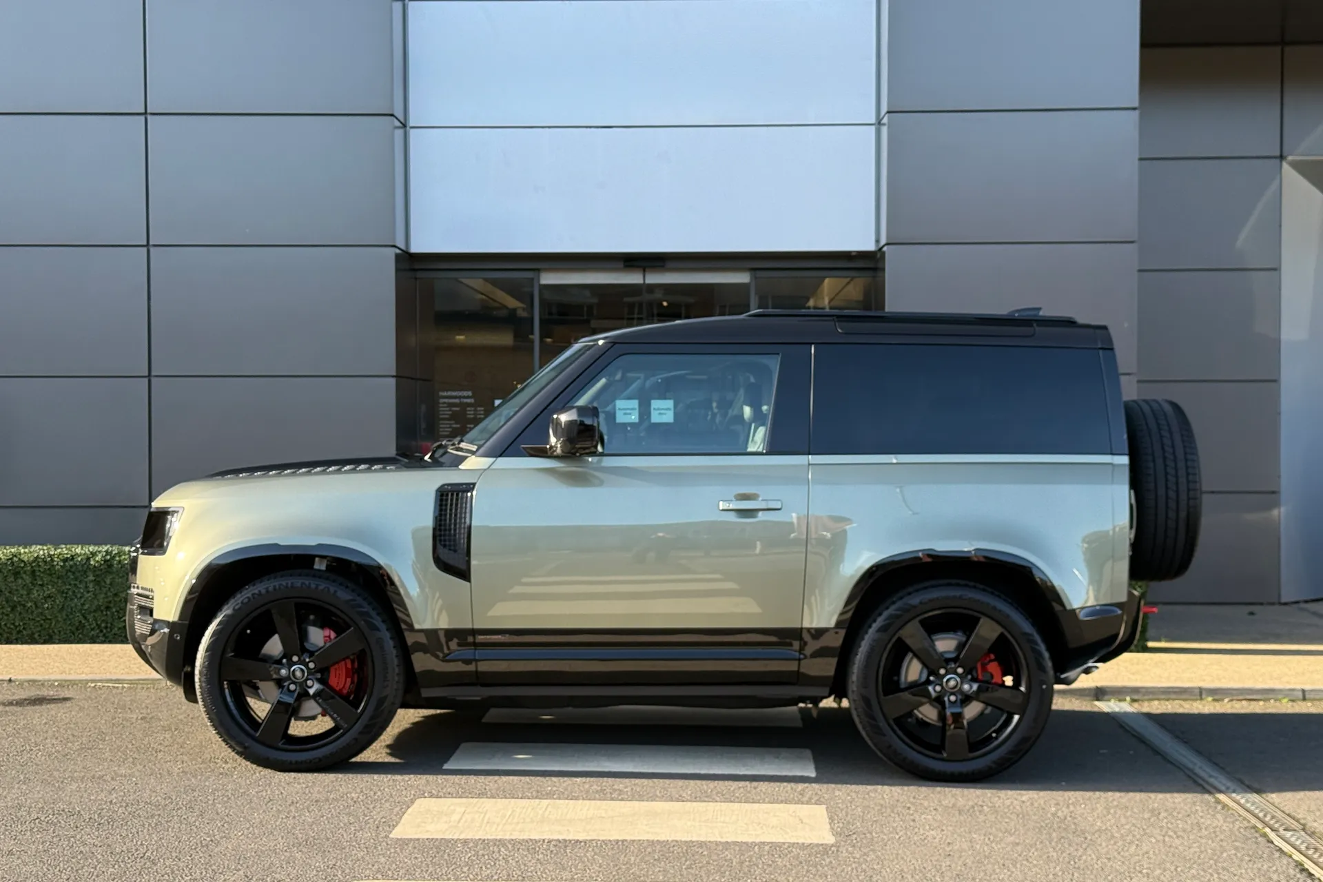 LAND ROVER DEFENDER thumbnail image number 11